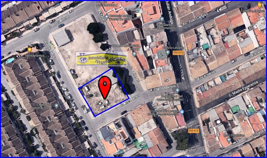 Parcela de uso comercial céntrica lista para construir en Sa