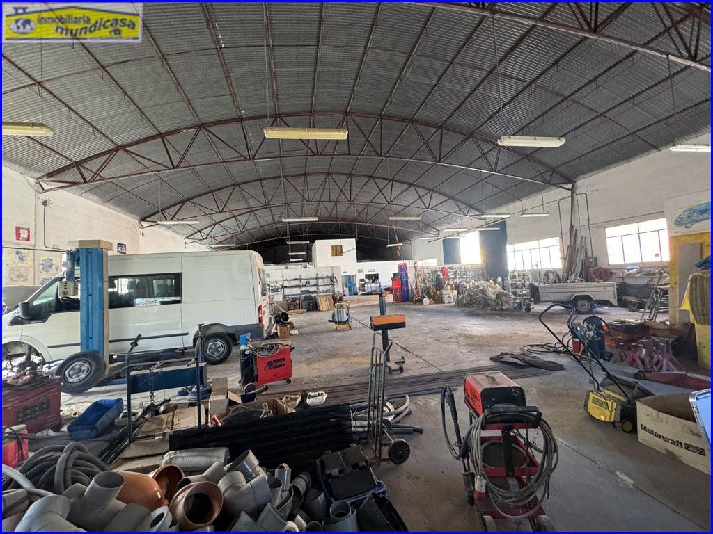 Nave de 1.000 m2 con Escaparate en Beniel - foto 4