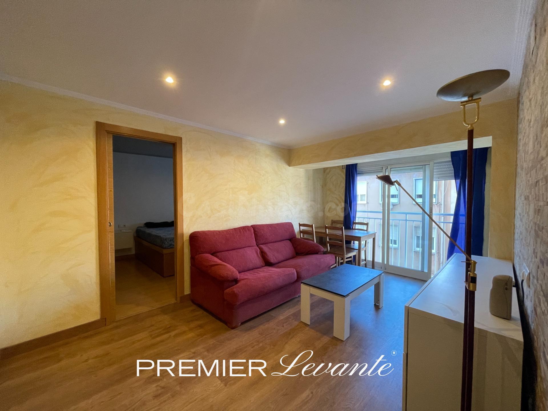 Piso reformado con ascensor y portero en Carolinas Altas — 169.000 €