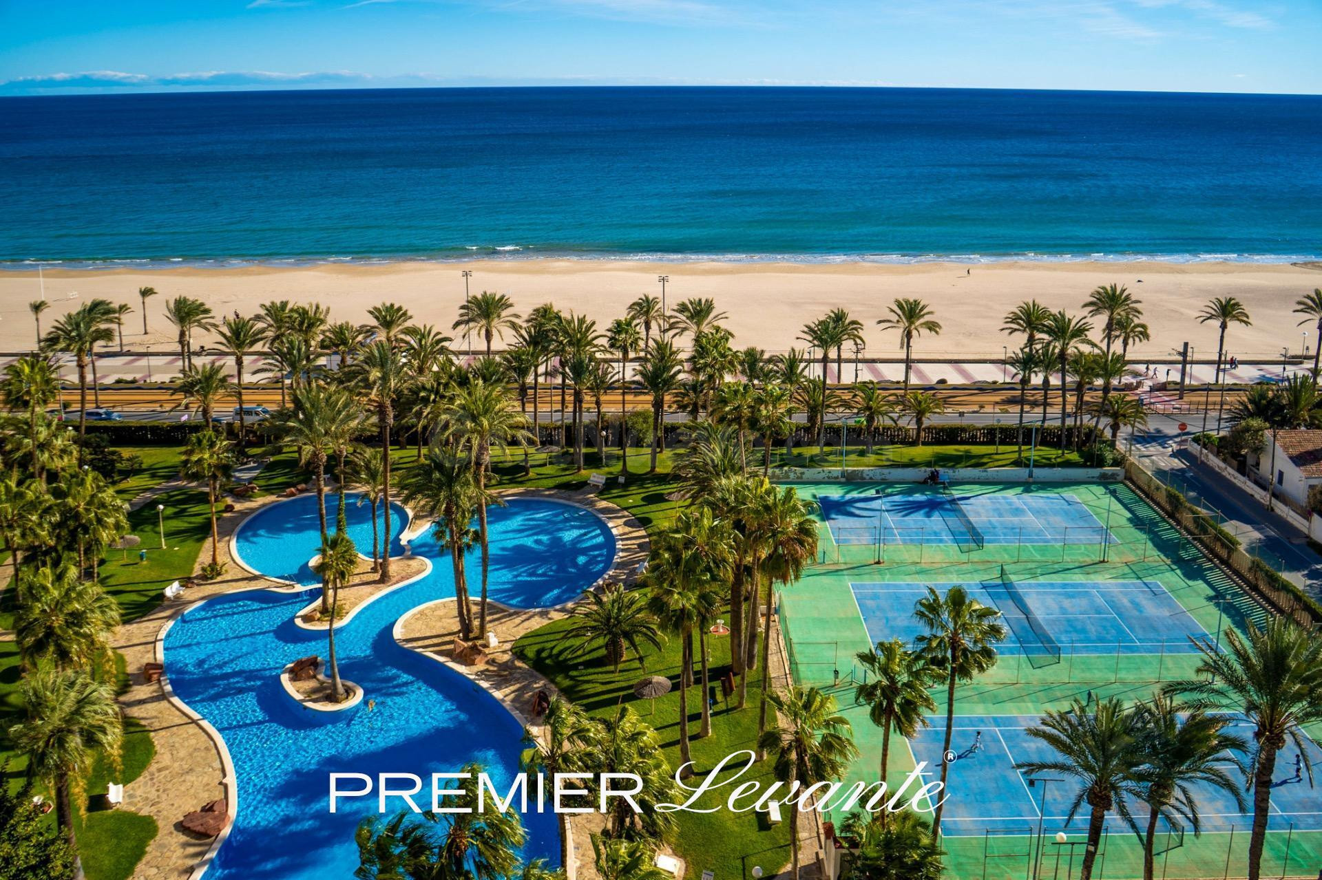 Exclusiva vivienda en primera línea de mar en El Campello –  - foto 2