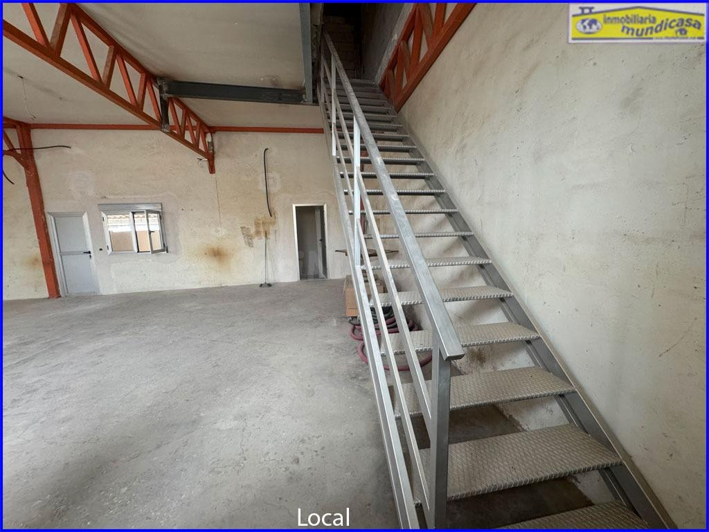 Local Comercial en Alquiler en el Centro Urbano de Cobatilla - foto 3