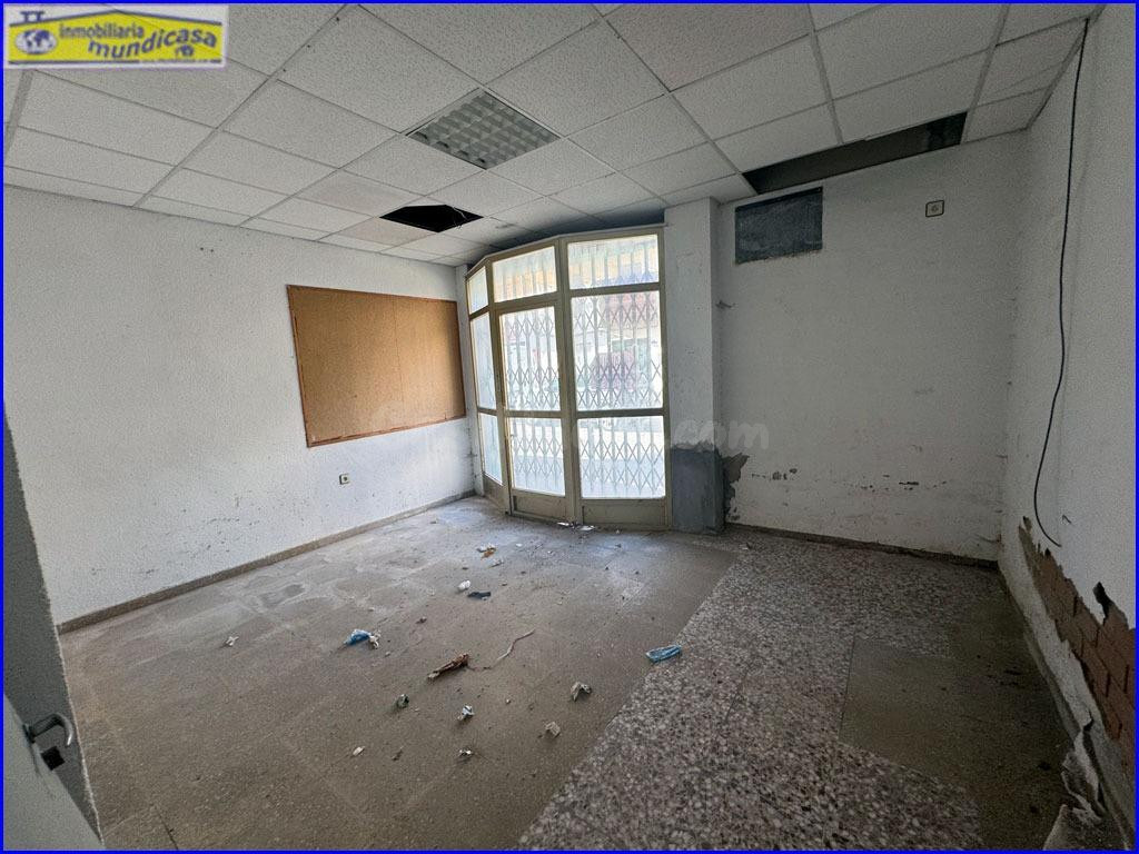 Amplio Local Comercial en Santomera - Oportunidad Única
