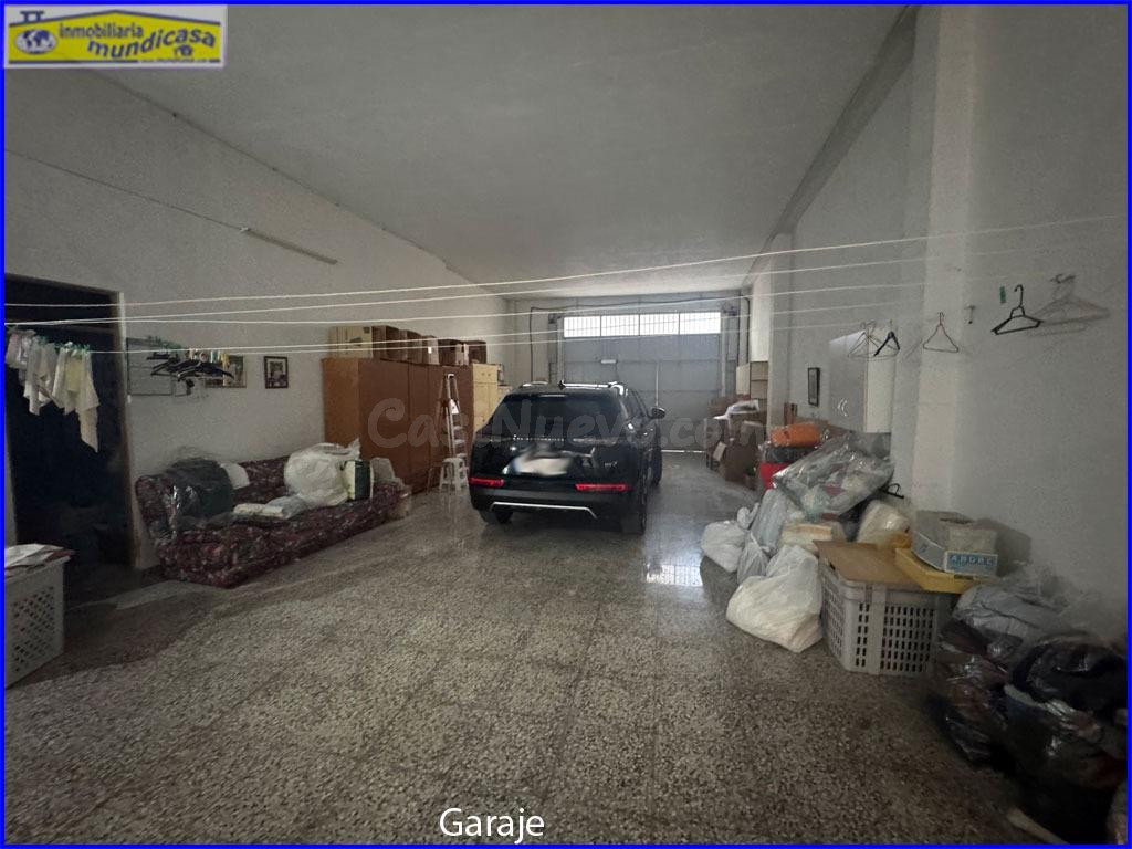 Oportunidad Única: Casa de Pueblo en Construcción con Amplio - foto 2
