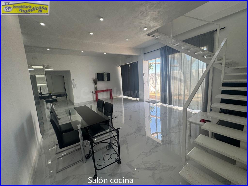 Encantador Chalet Reformado en La Aparecida, Orihuela por €330.000