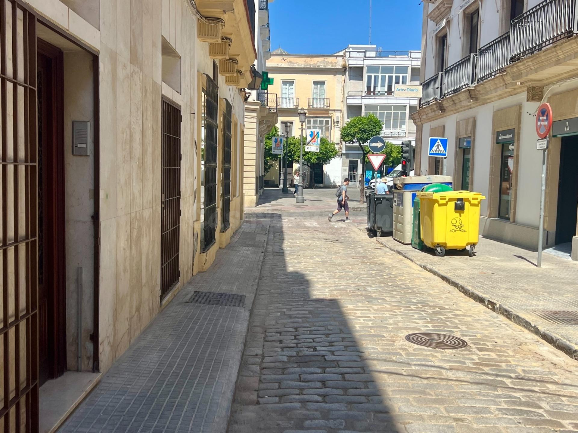 ALQUILER OFICINA CALLE MORA