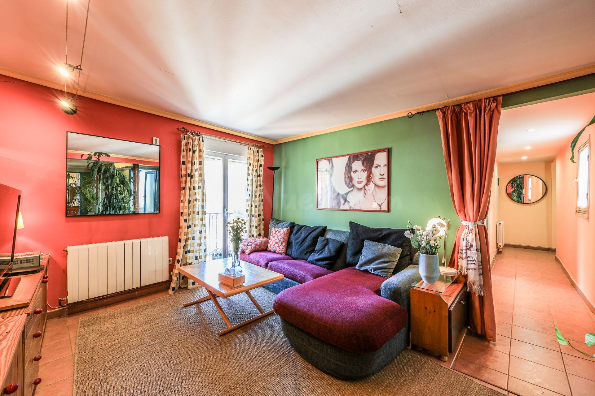Piso con encanto, 2 balcones y vistas a la Plaza de Tirso de Molina – Centro