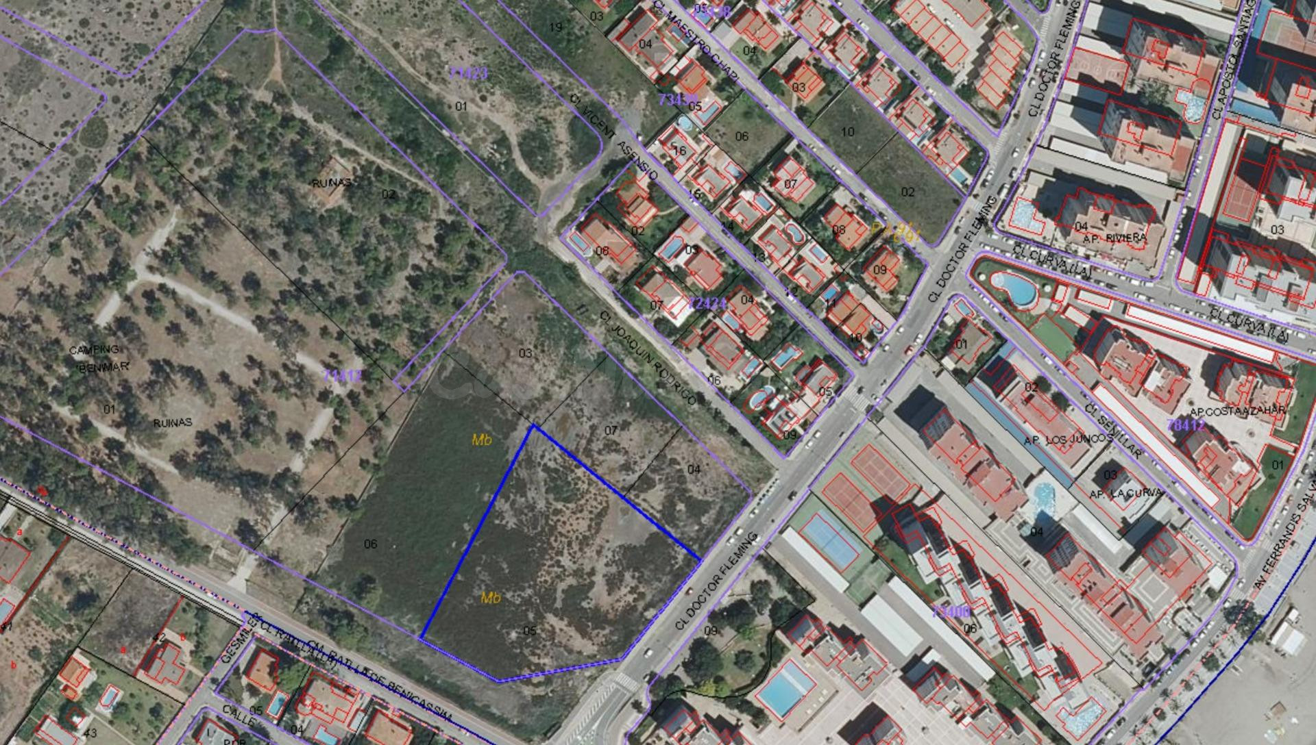 Solar en Segunda Línea de Playa de USO TERCIARIO, HOTELERO Y - foto 5