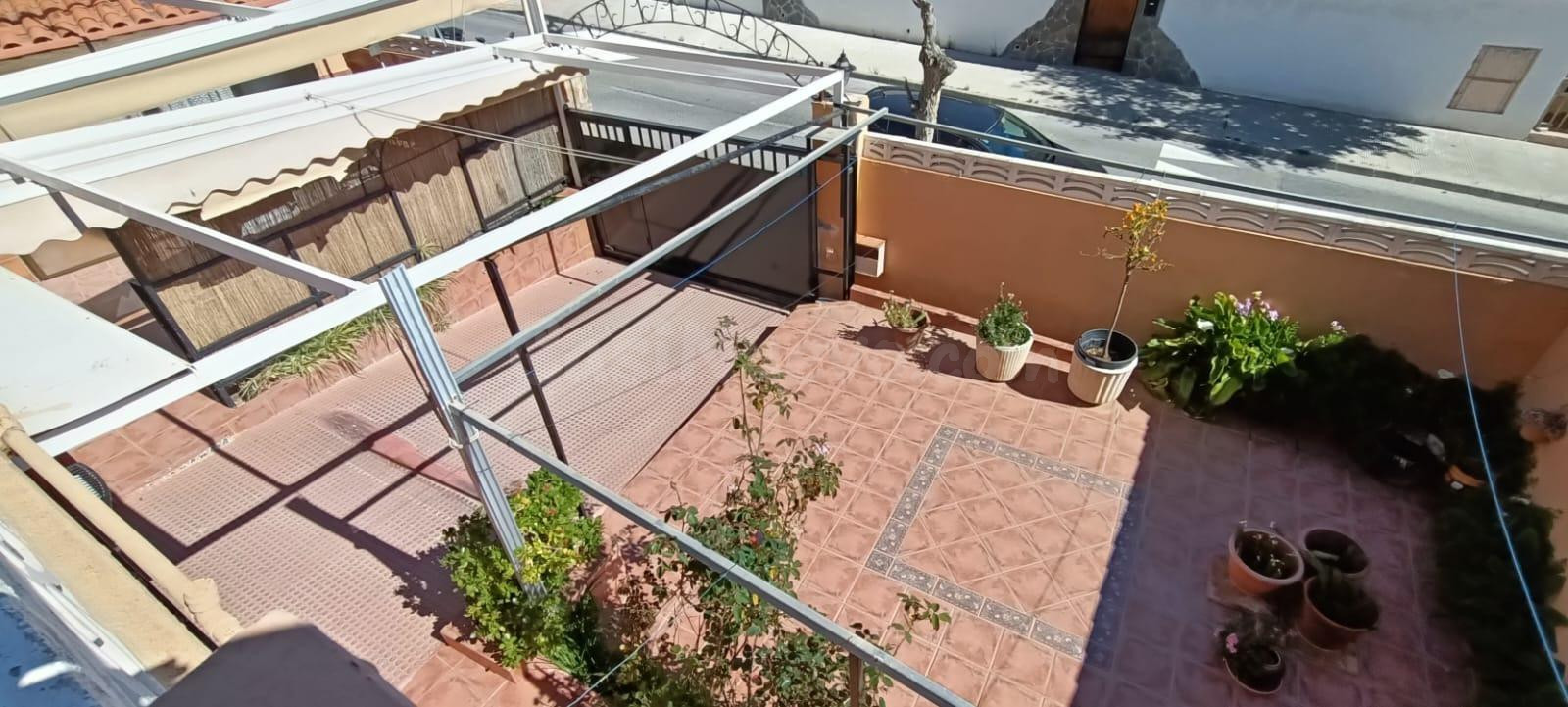 CHALET INDEPENDIENTE CON DOS VIVIENDAS EN LA NUCIA - foto 5
