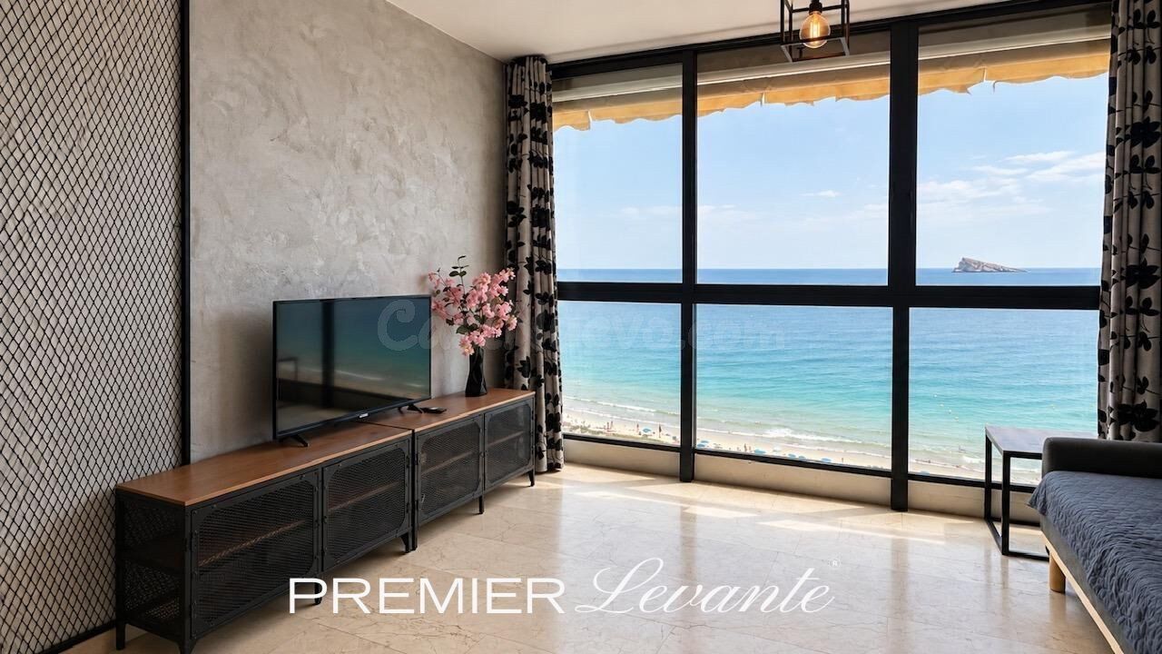 APARTAMENTO REFORMADO CON VISTAS AL MAR EN LA PLAYA DE LEVAN - foto 2