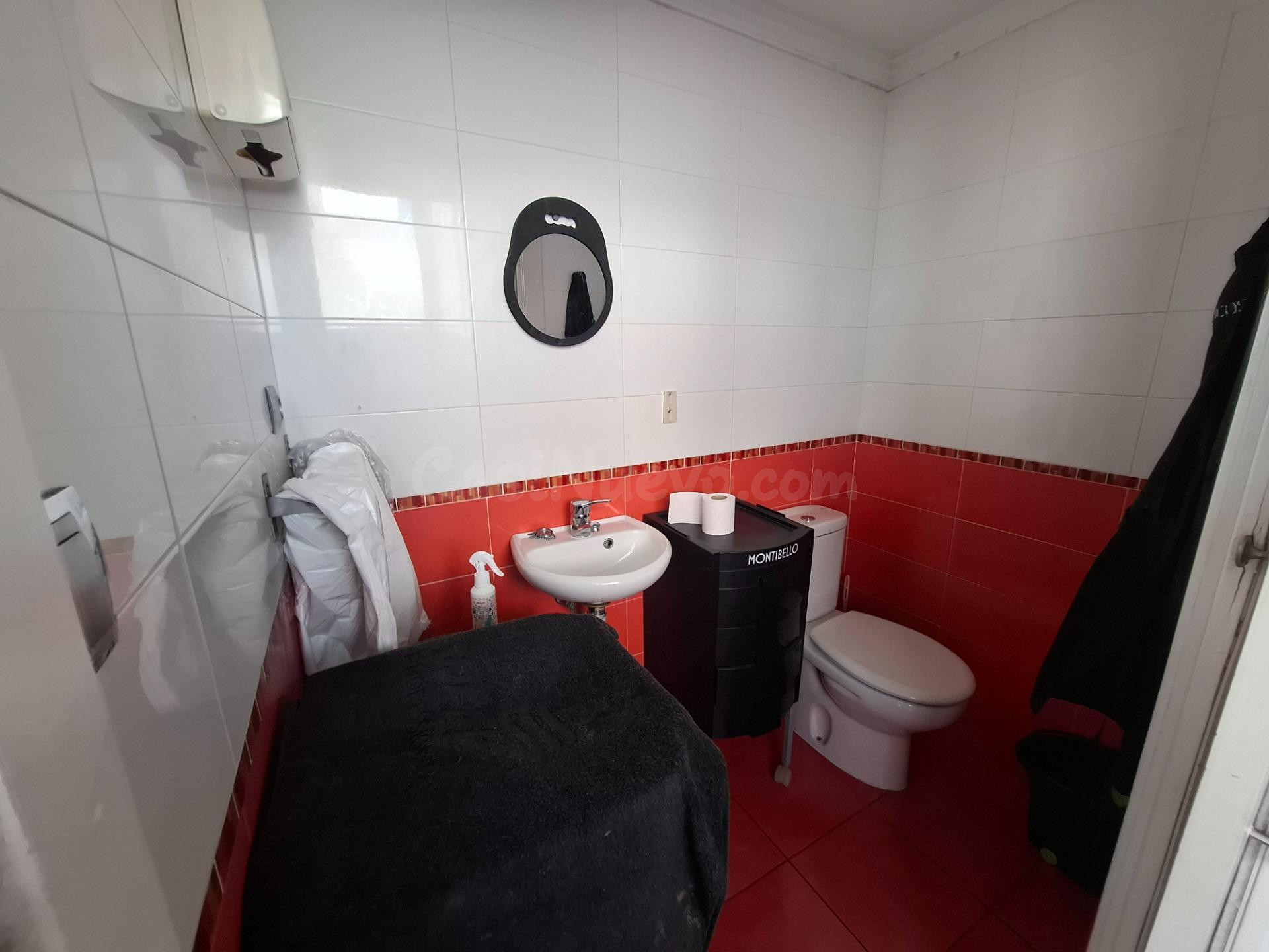 LOCAL COMERCIAL ACONDICIONADO COMO PELUQUERÍA CICERO - foto 4