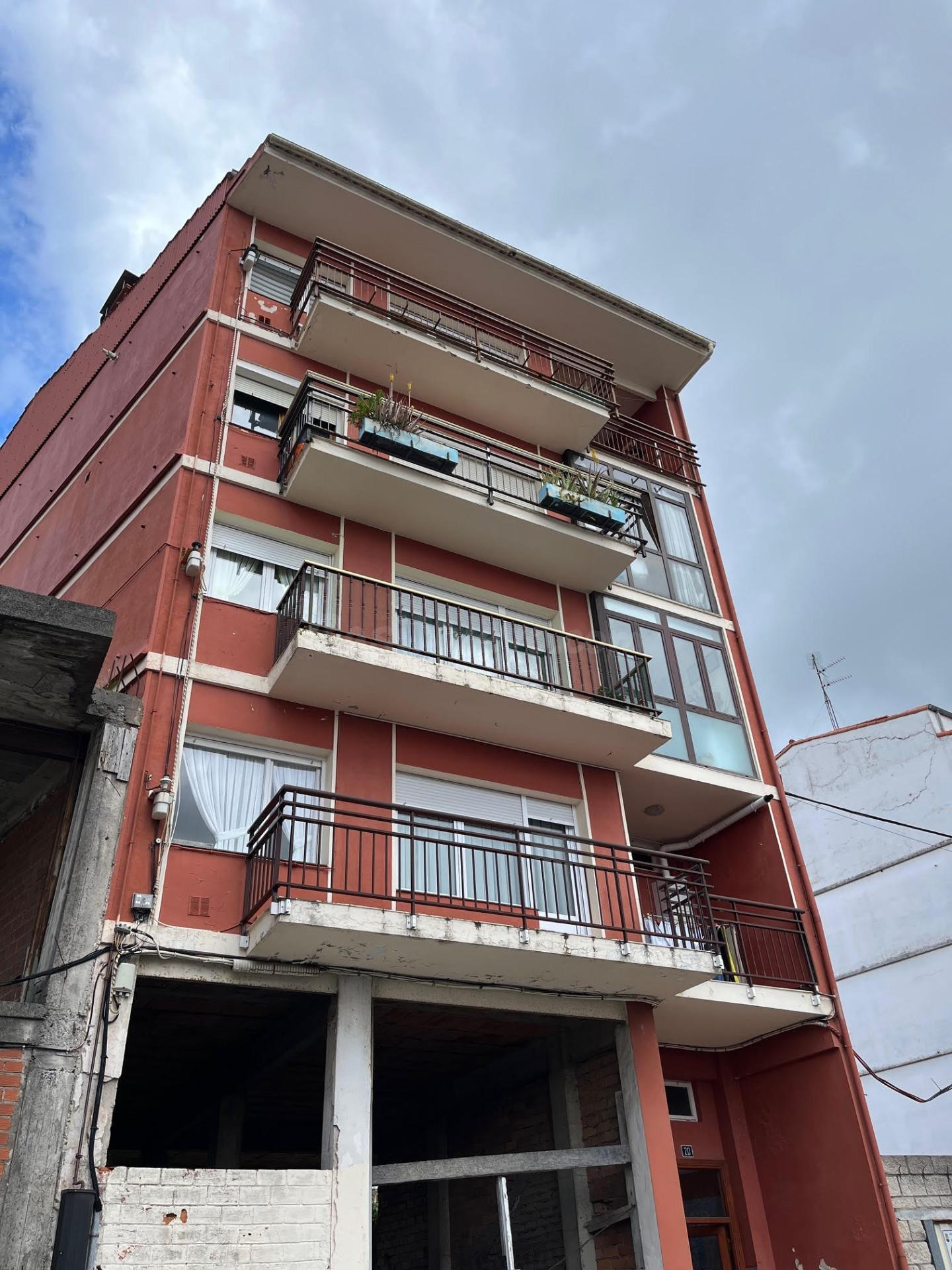 LOCAL COMERCIAL  DE 98,63 M2 EN COLINDRES - foto 4