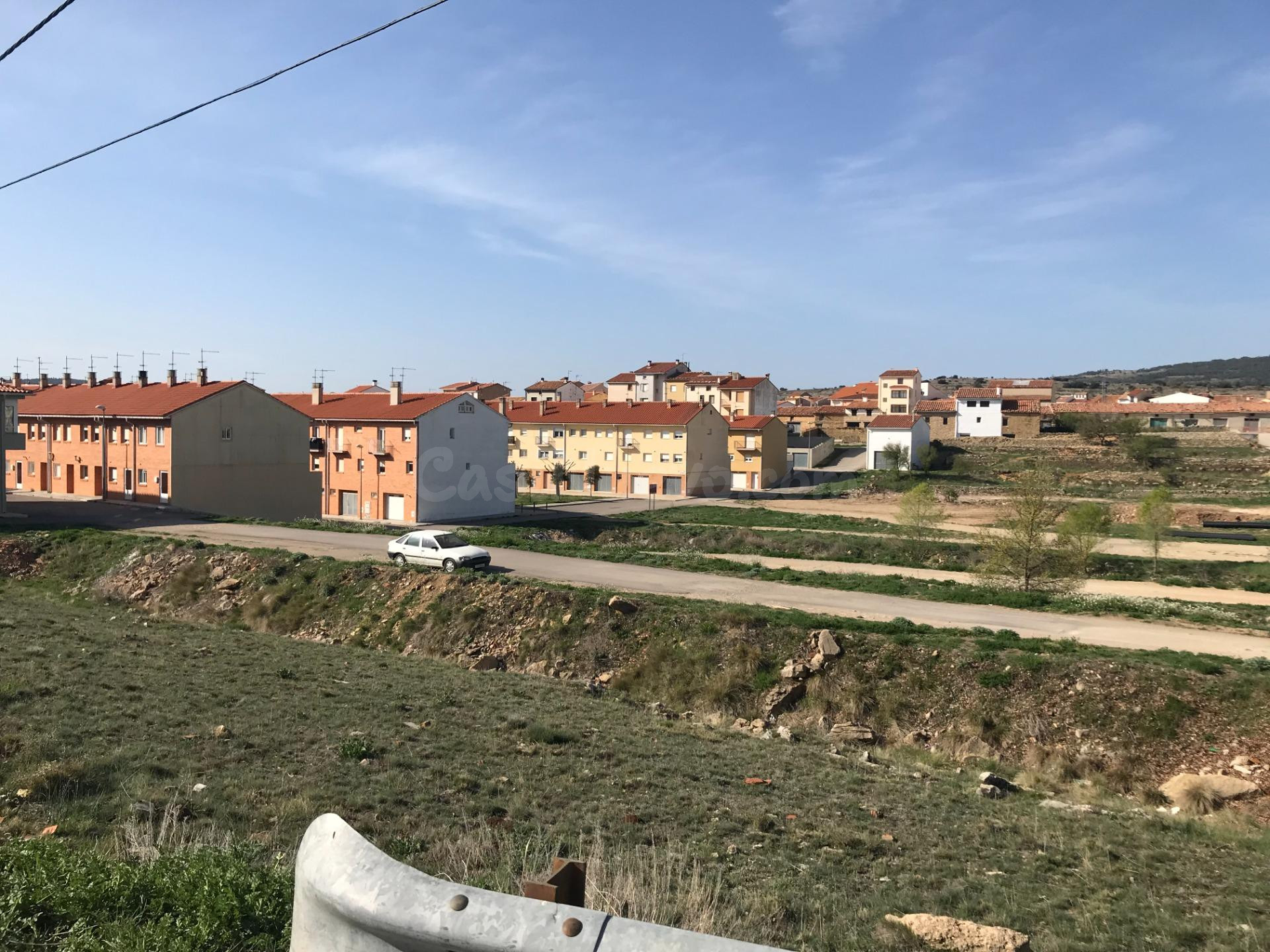 ESTUPENDO SOLAR EN VILLAFRANCA DEL CID PARA NUEVA PROMOCION DE VIVIENDAS - foto 2