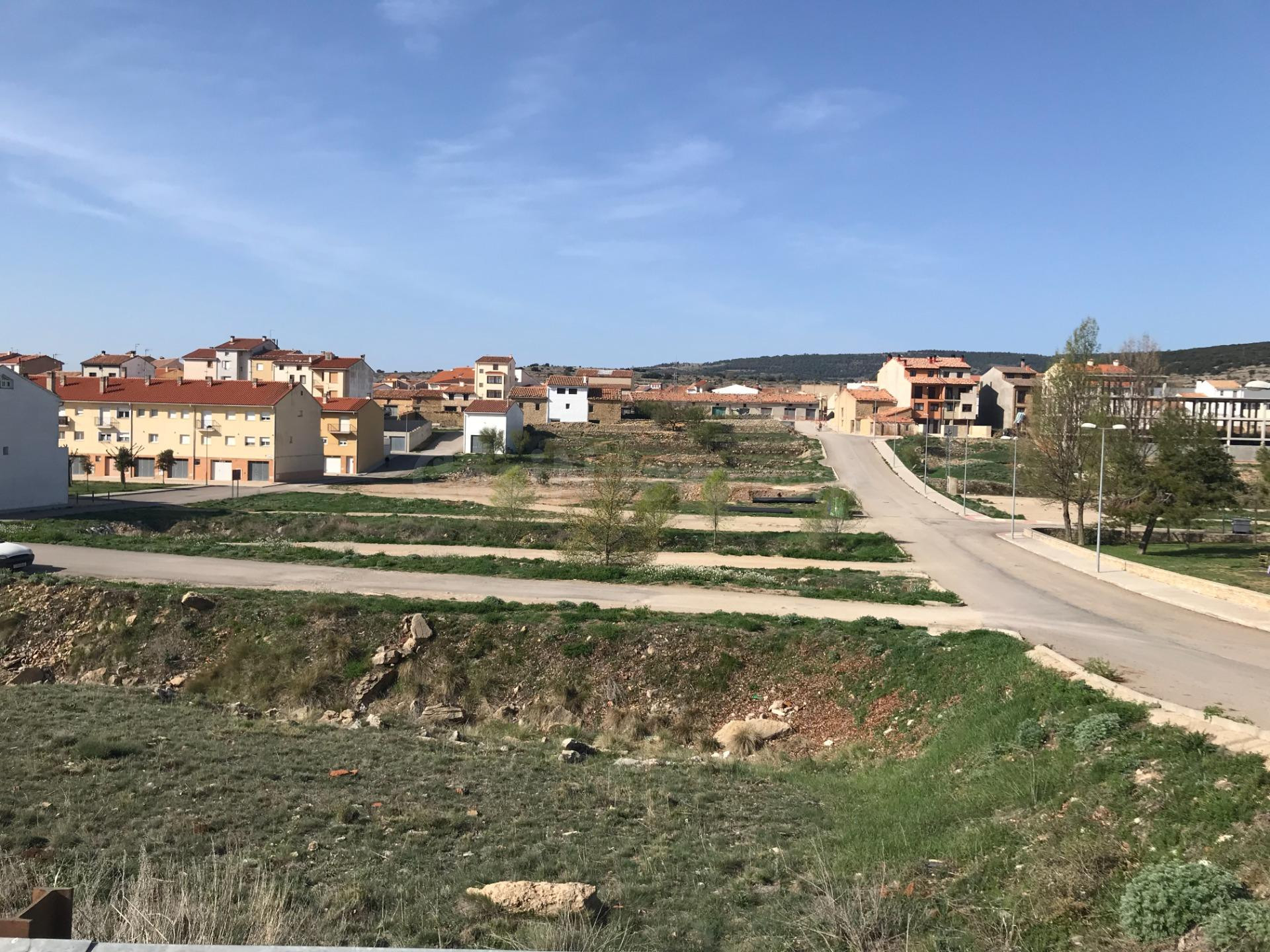 ESTUPENDO SOLAR EN VILLAFRANCA DEL CID PARA NUEVA PROMOCION DE VIVIENDAS - foto 3