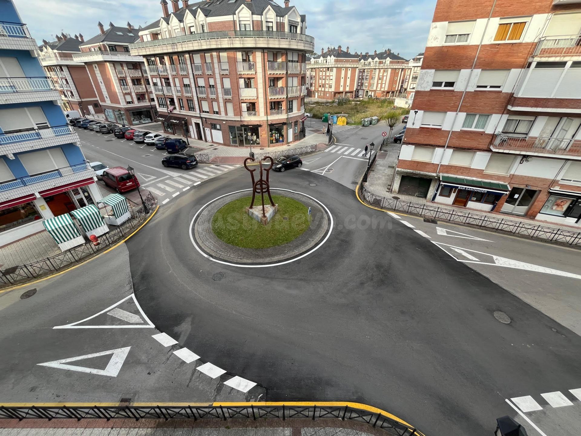 COLINDRES CENTRO 3 DORMITORIOS Y PARKING PRIVADO