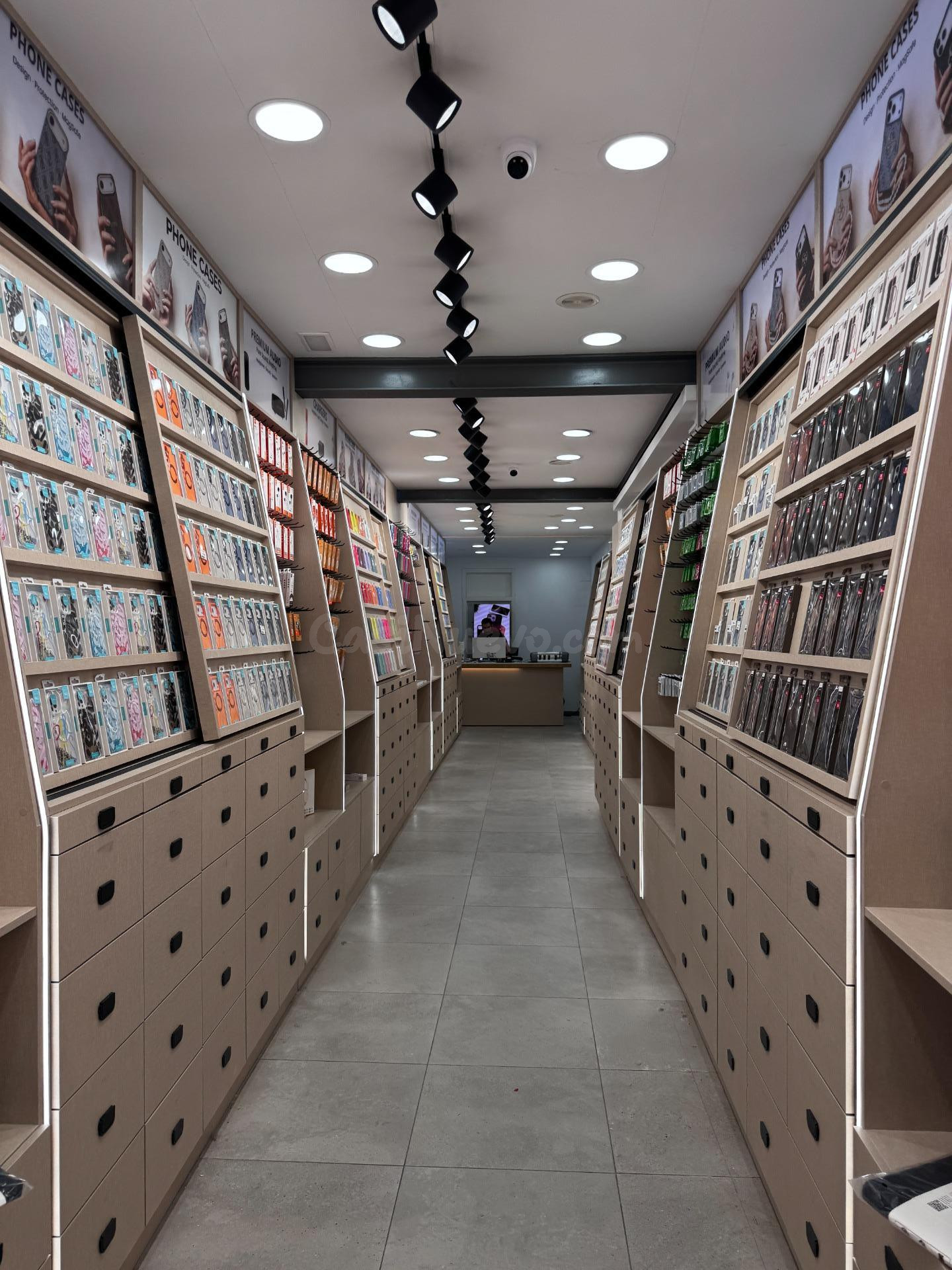 Oportunidad Única: Local Comercial en el Corazón del Casco Histórico de Castellón en RENTABILIDAD - foto 2