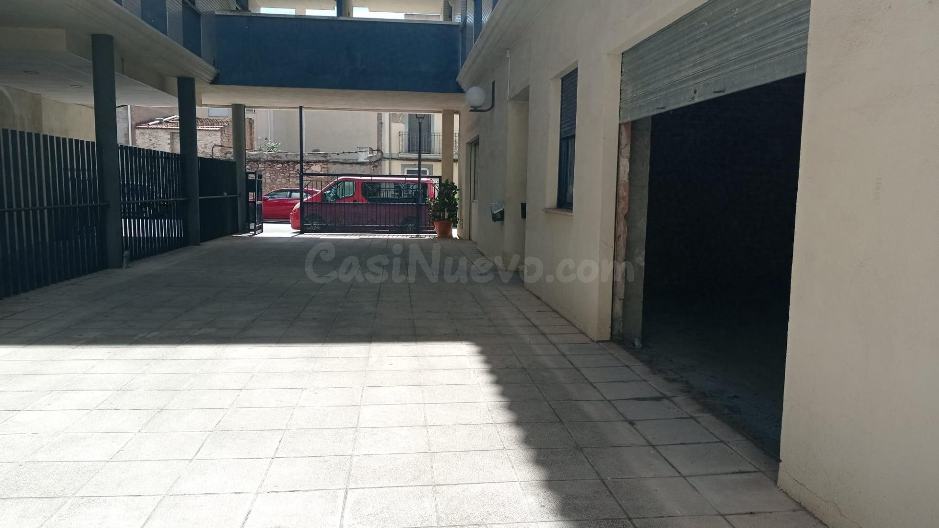 LOCAL EN ALQUILER DIAFANO EN CENTRO DE BORRIOL - foto 3