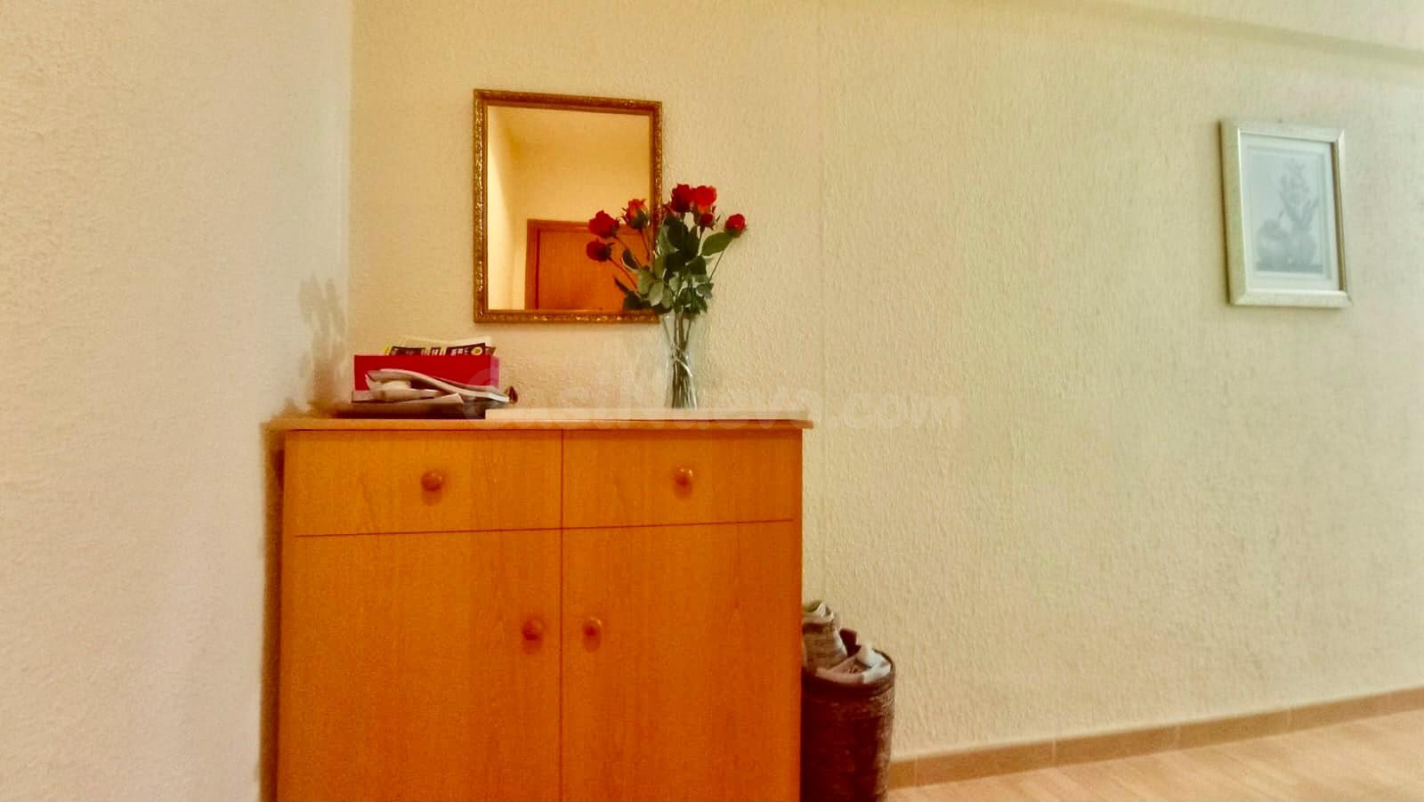 ALQUILA habitación SOLO CHICAS CENTRO DE CASTELLON - foto 3
