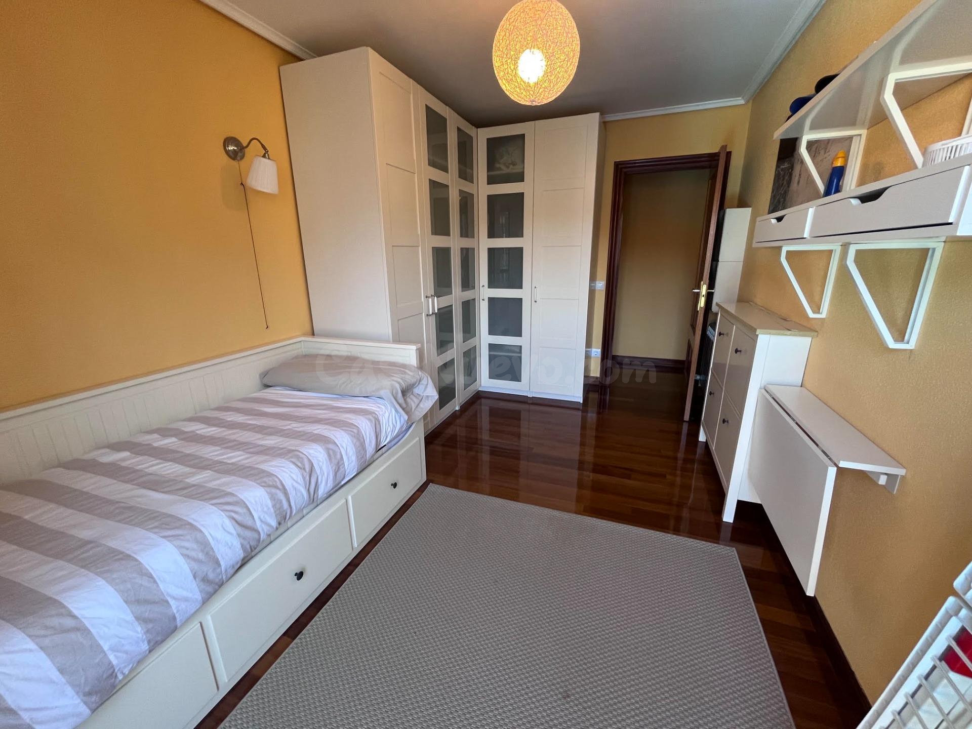 PRECIOSO PISO DE 2 DORMITORIOS CON PISCINA EN BÁDAMES