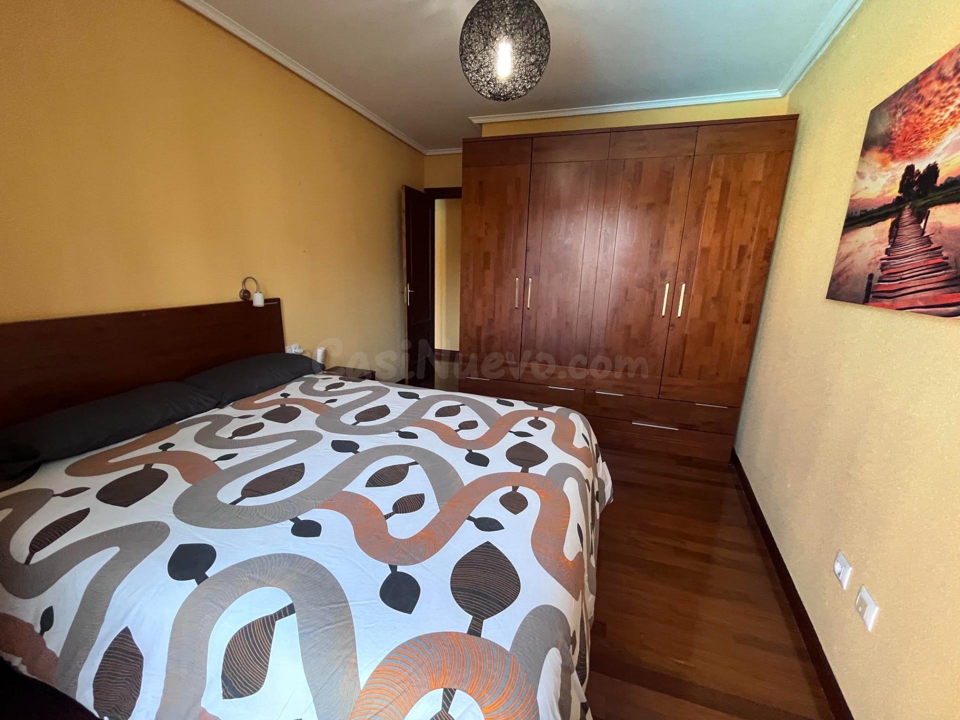 PRECIOSO PISO DE 2 DORMITORIOS CON PISCINA EN BÁDAMES - foto 4