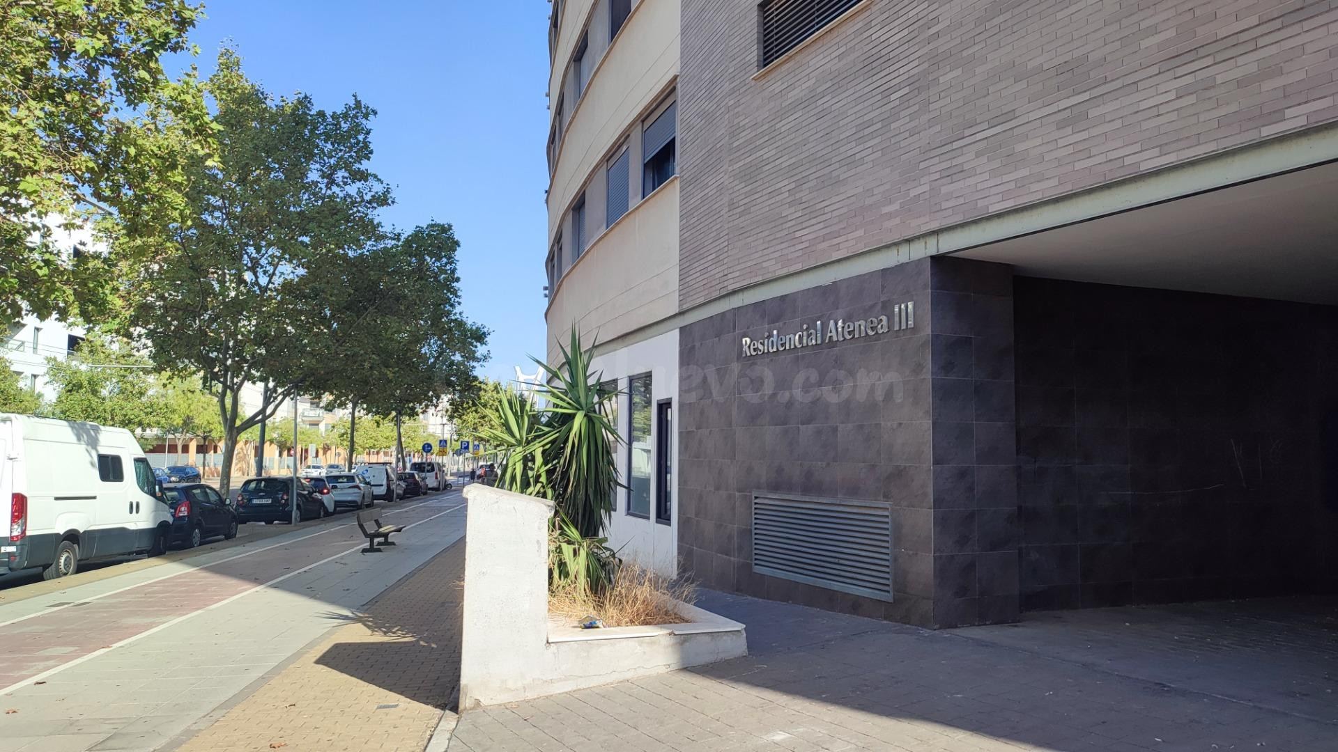EXCLUSIVO ESTUDIANTES – Amplio piso de 3 habitaciones con piscina en zona Universidad, Excelente ubicación! - foto 5