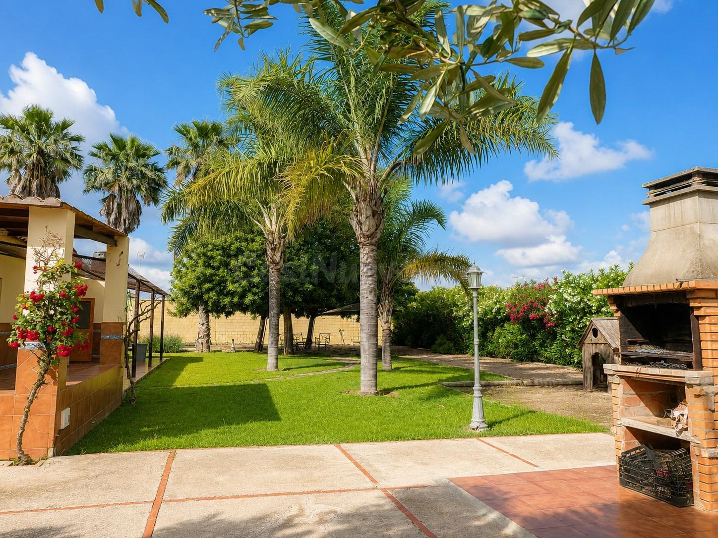 ¡¡¡PRECIOSA FINCA RÚSTICA DE RECREO CON CASA Y ÁRBOLES FRUTALES!!!