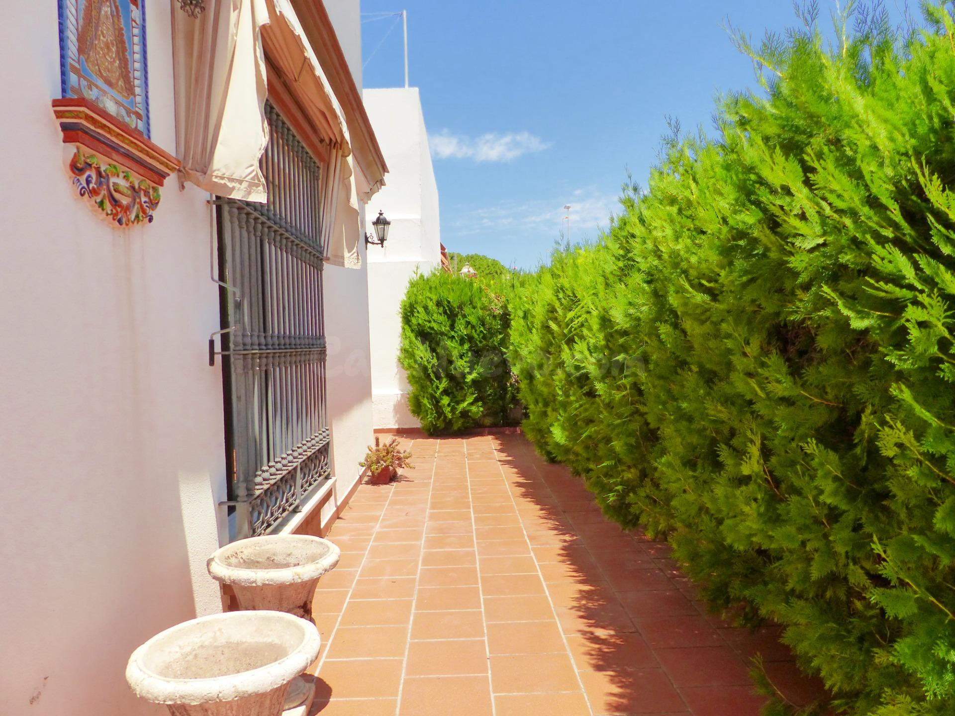 ¡¡¡PRECIOSO CHALET DE CUATRO DORMITORIOS CON GARAJE A 200 ME - foto 3
