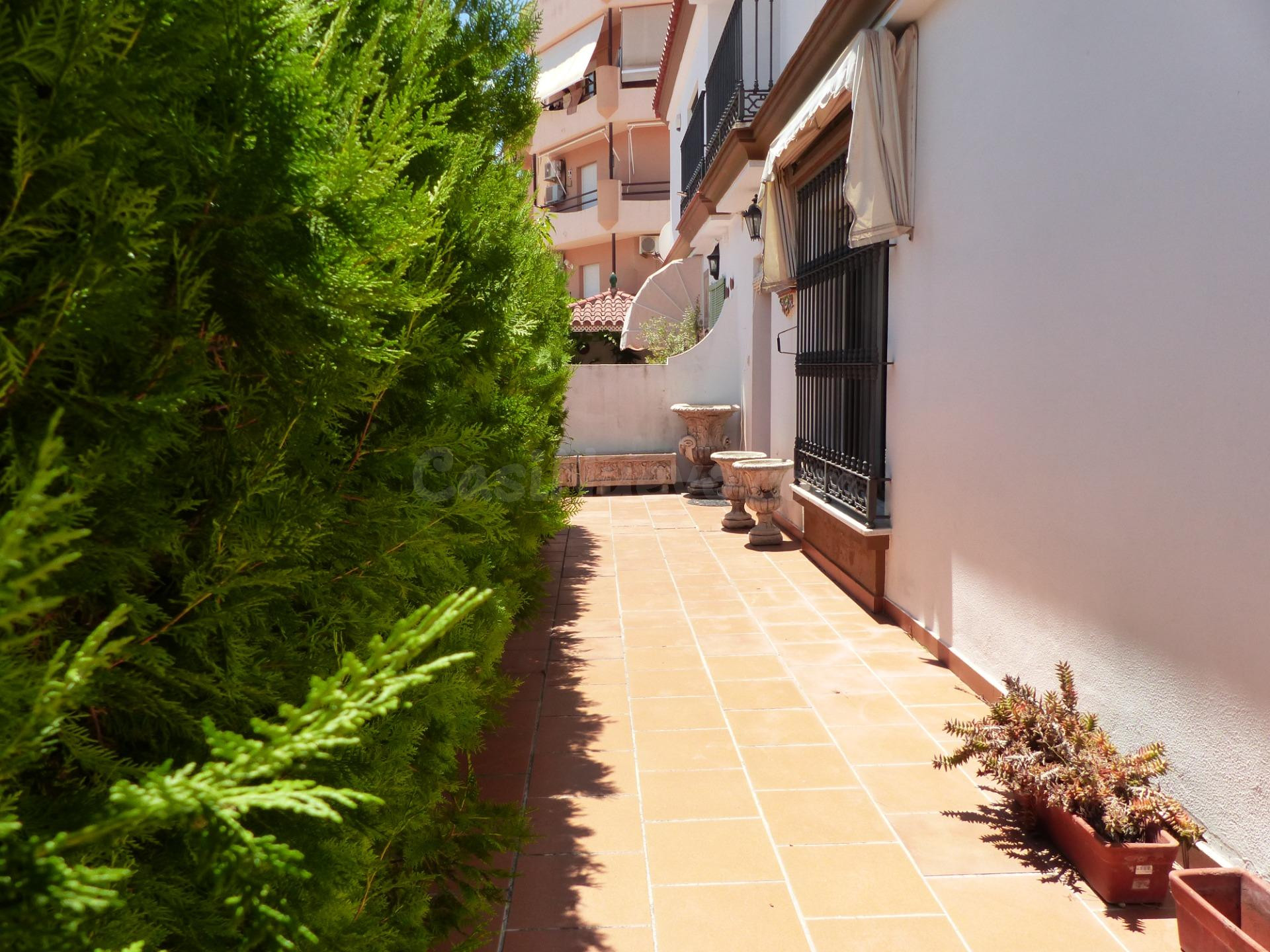 ¡¡¡PRECIOSO CHALET DE CUATRO DORMITORIOS CON GARAJE A 200 ME - foto 4