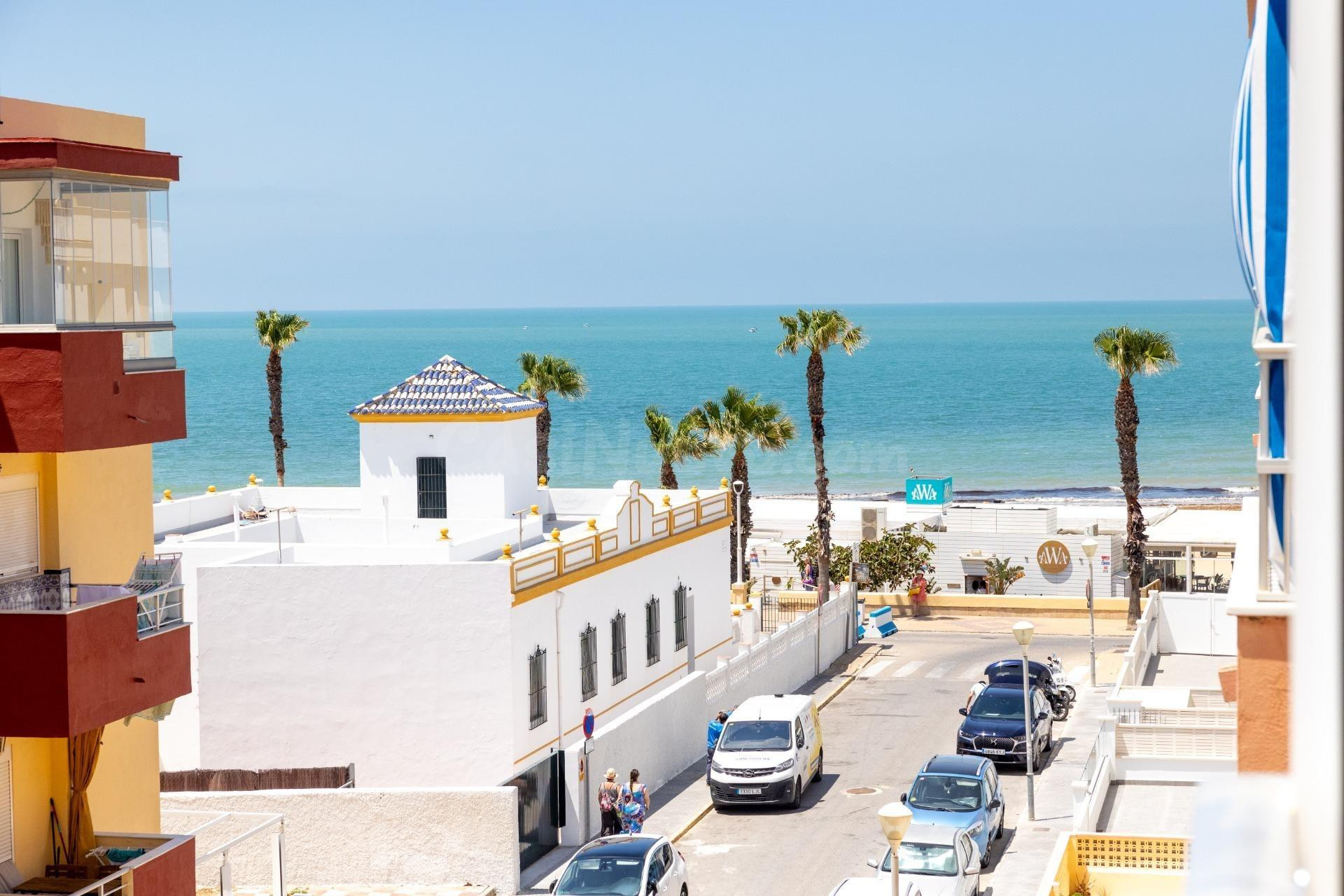 ¡¡¡ESTUPENDO PISO DE TRES DORMITORIOS CON VISTAS AL MAR!!!