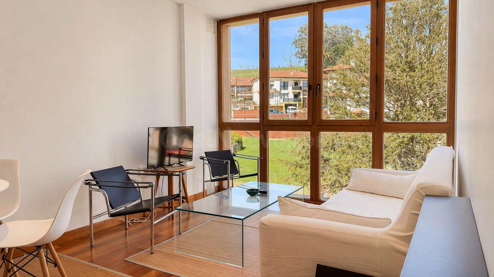 BONITO DUPLEX EN EL CENTRO DE COMILLAS