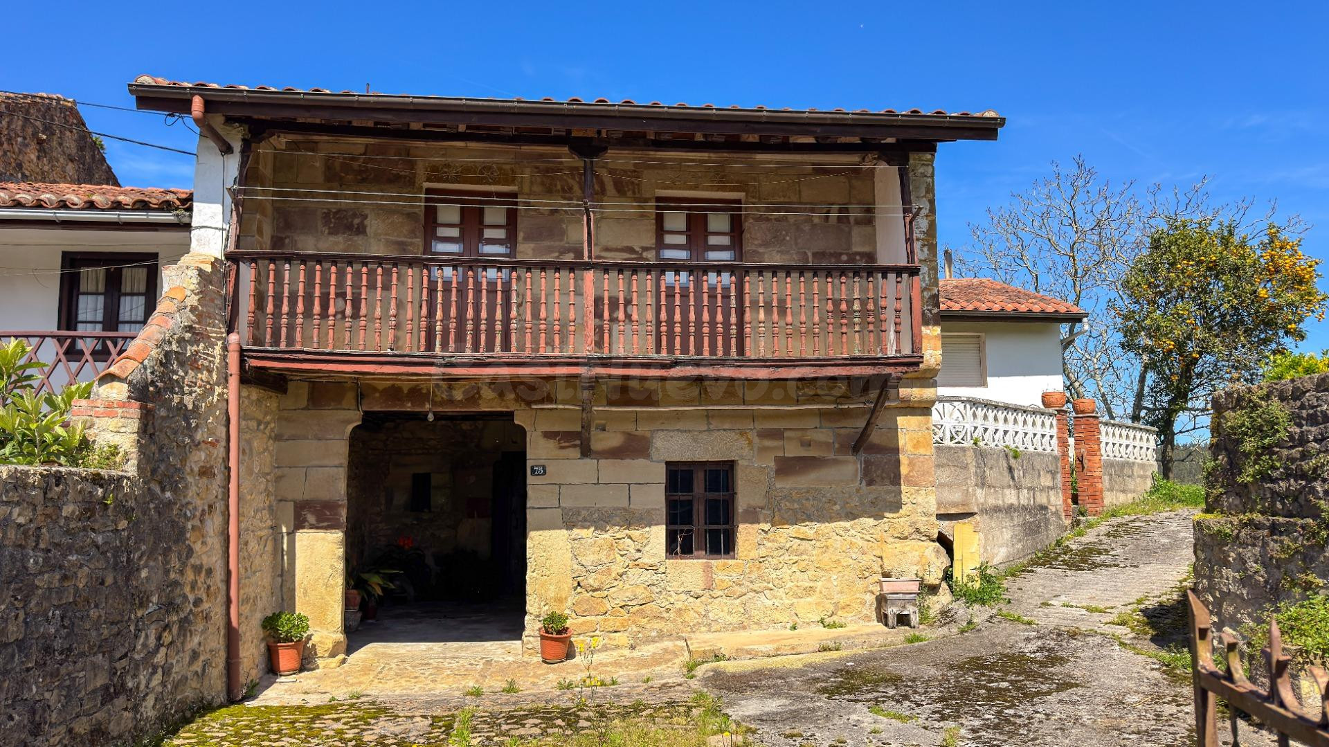 TIPICA CASA MONTAÑESA PARA REHABILITAR EN RUISEÑADA - COMILL