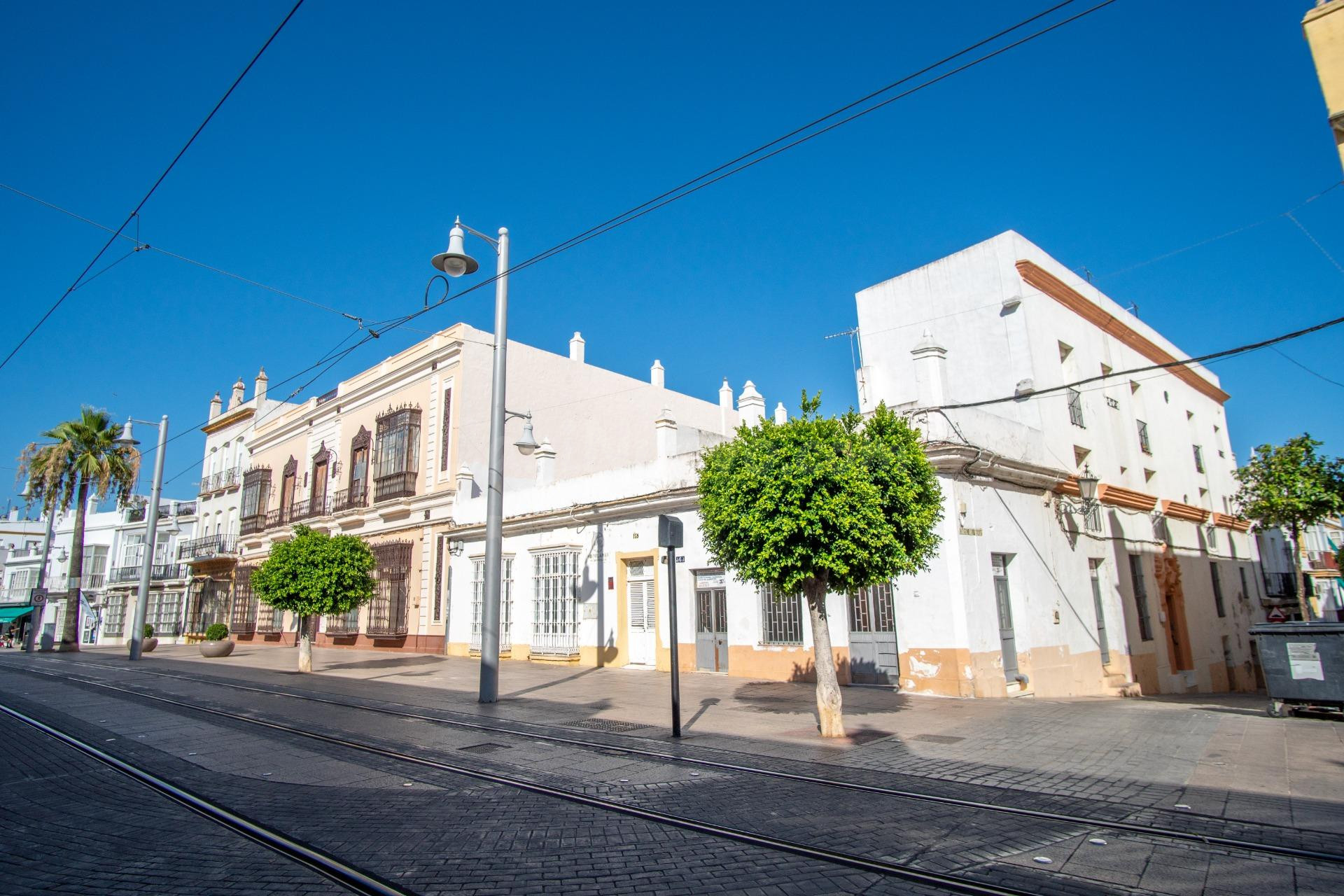 ¡Oportunidad Única en el Corazón de San Fernando! Local en V