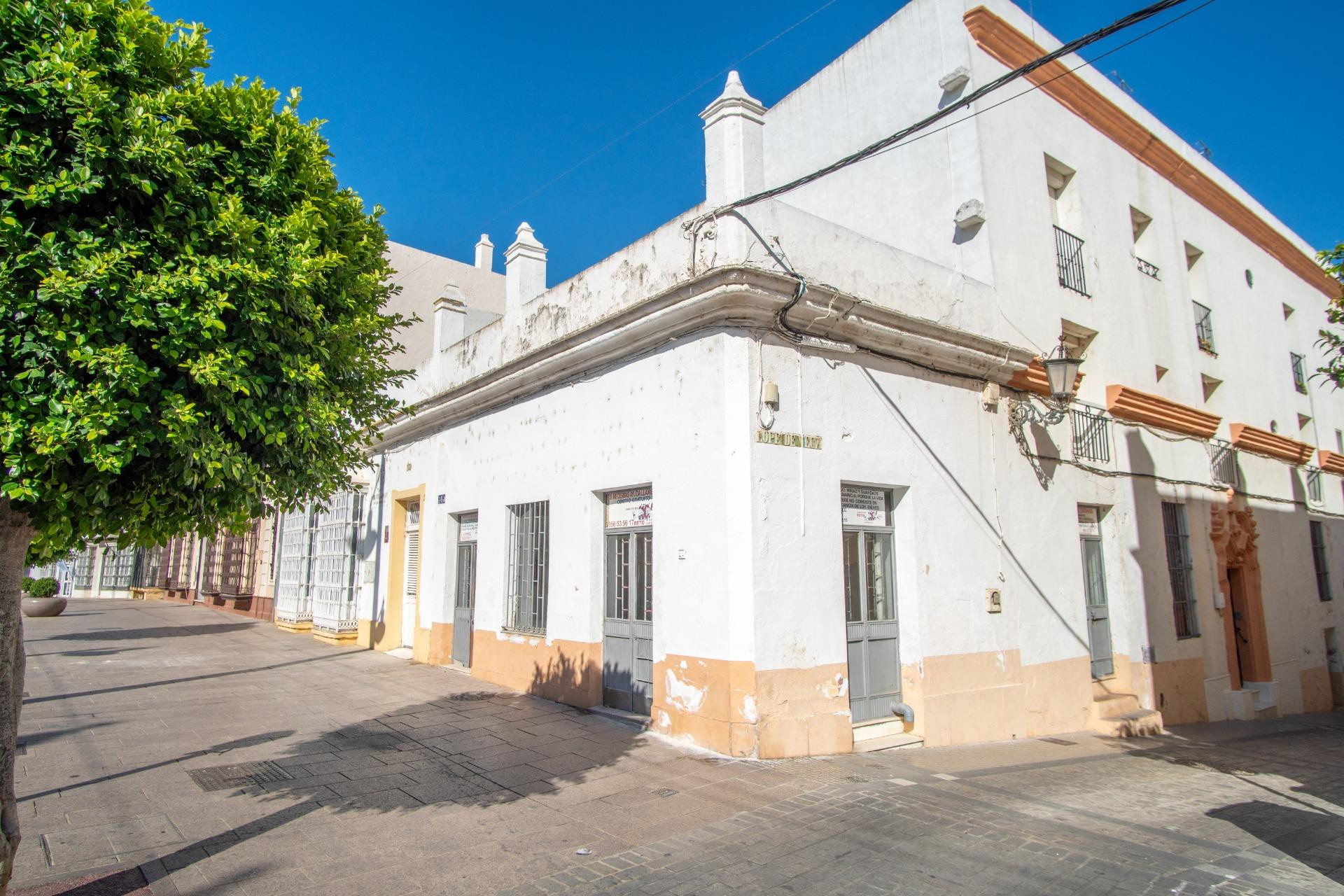 ¡Oportunidad Única en el Corazón de San Fernando! Local en V - foto 3