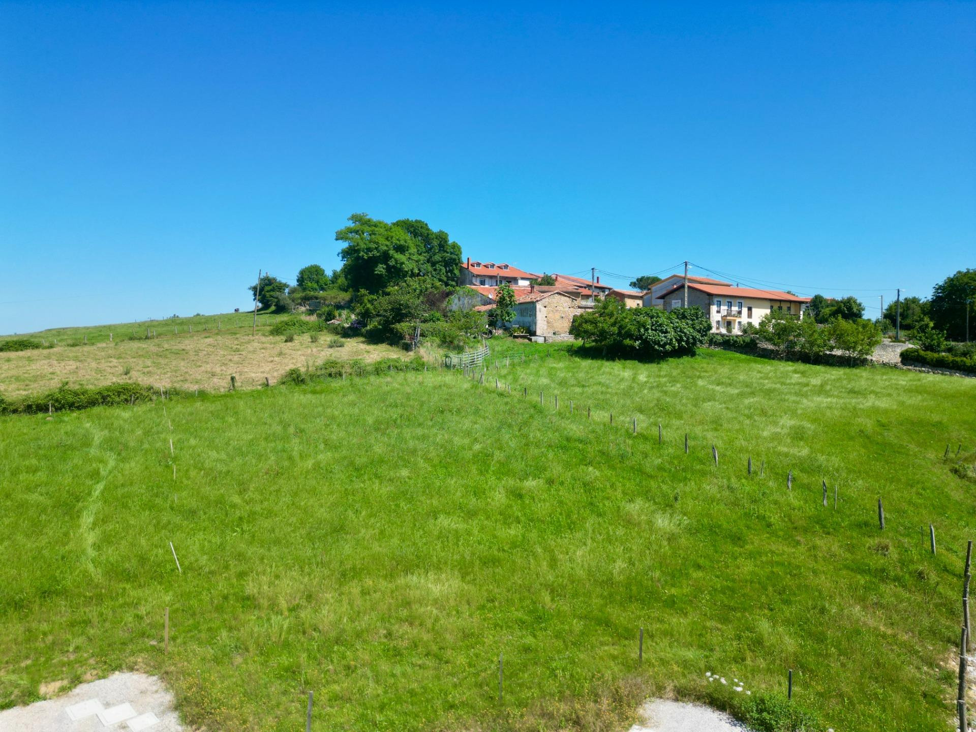 PARCELA EDIFICABLE EN FRESNEDO — FINCA 1 DE 3 | DIVISIÓN HORIZONTAL