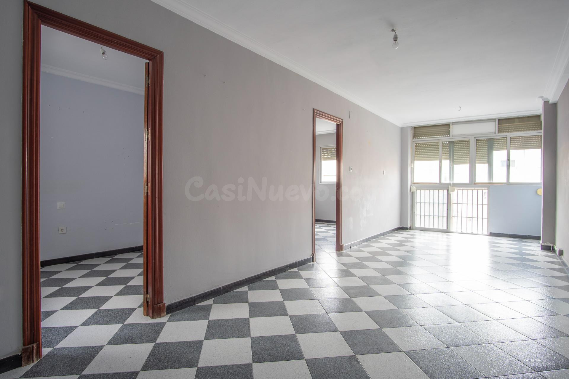 Vivienda luminosa con ascensor y muchas posibilidades.