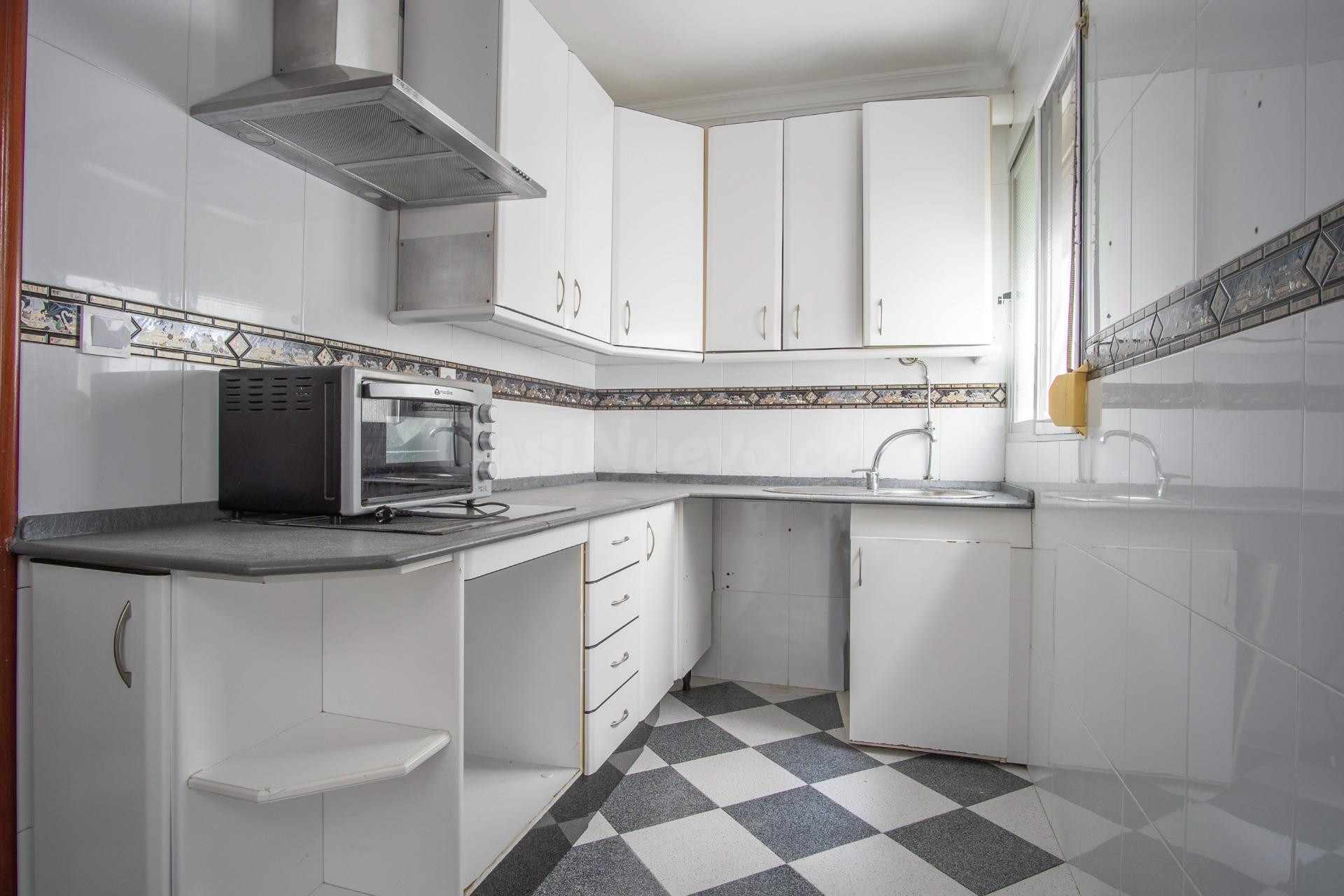 Vivienda luminosa con ascensor y muchas posibilidades. - foto 3