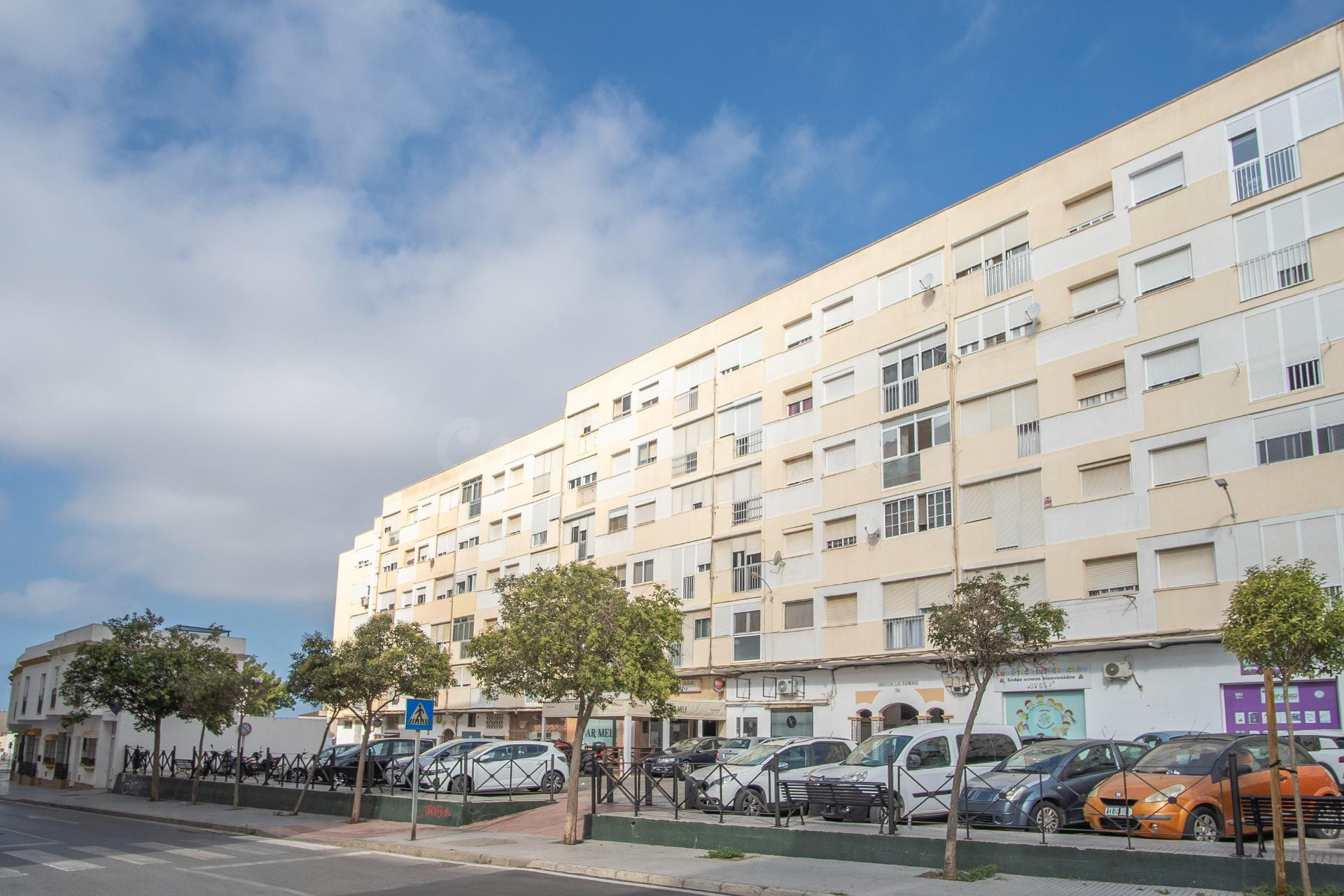 Vivienda luminosa con ascensor y muchas posibilidades. - foto 4