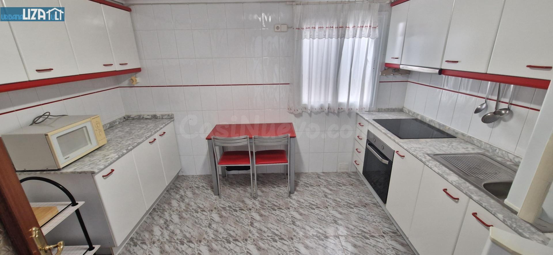 Amplio Piso en Primera Línea de los Arenales del Sol - Oportunidad Única - foto 5