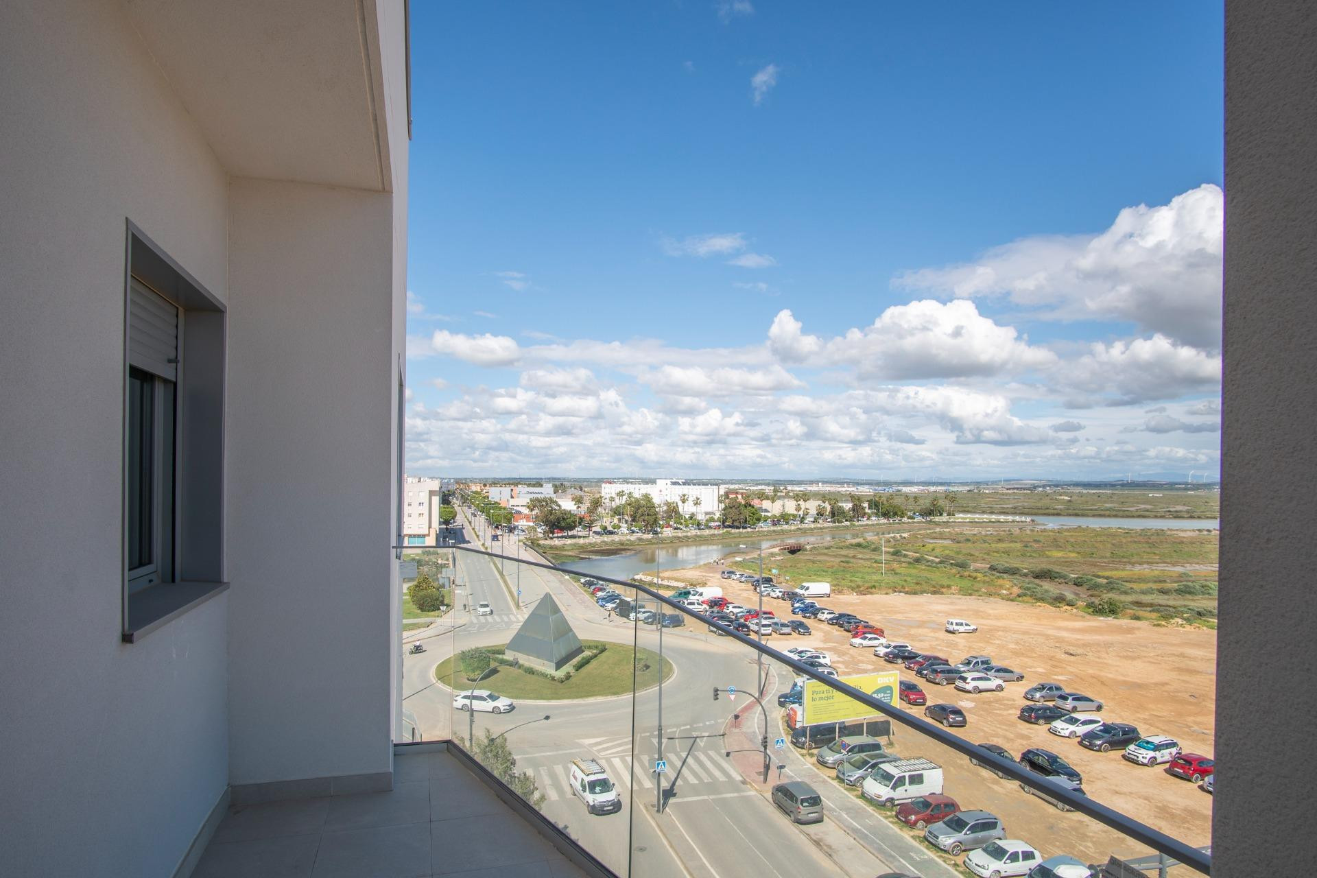 Amaneceres sobre el Parque Natural: El Ático que Define un Nuevo Estilo de Vida en Edificio Varadero - foto 2