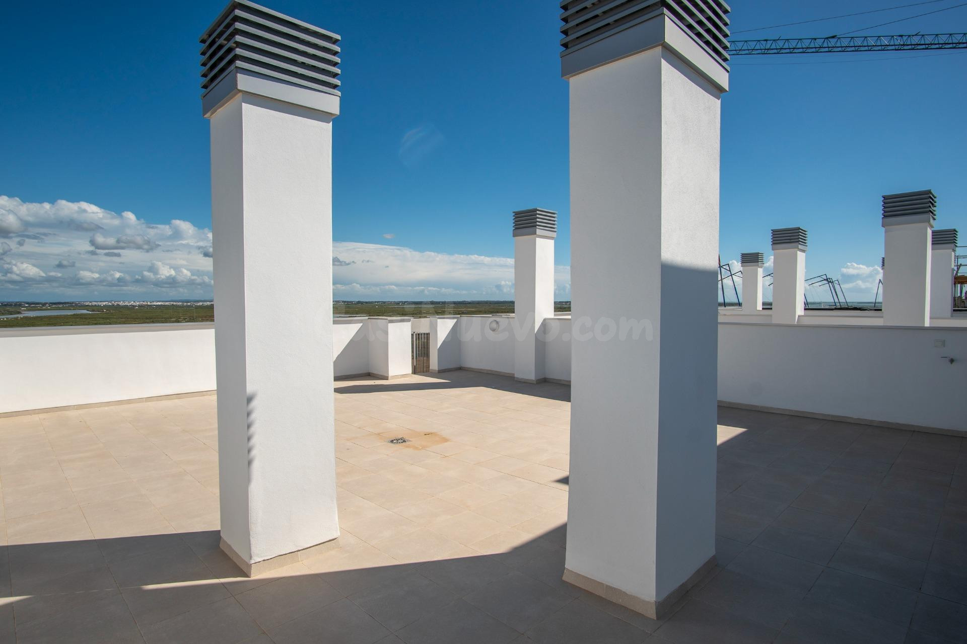 Amaneceres sobre el Parque Natural: El Ático que Define un Nuevo Estilo de Vida en Edificio Varadero - foto 3