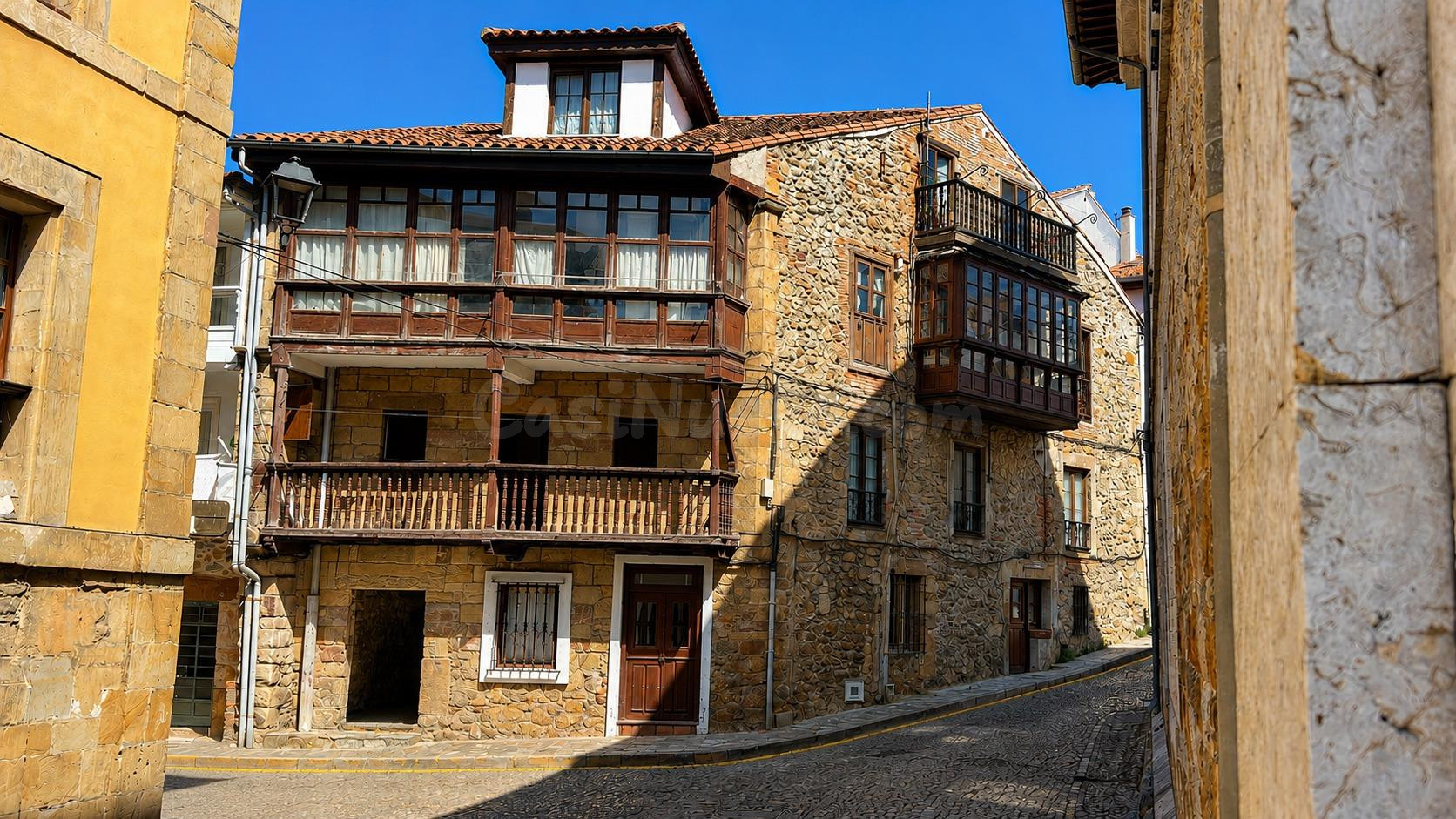 PISO EN EL CENTRO DE COMILLAS