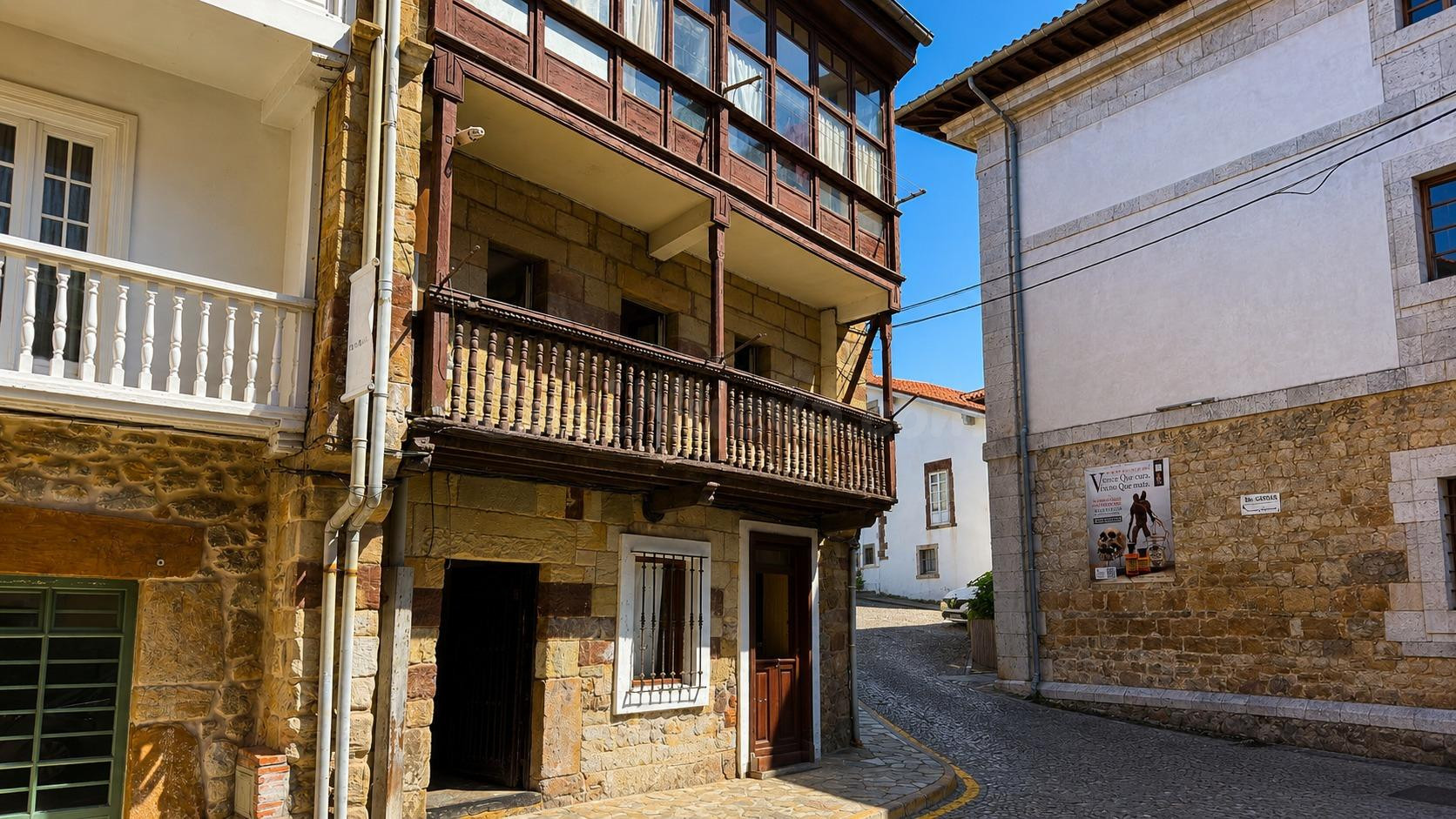 PISO EN EL CENTRO DE COMILLAS - foto 3