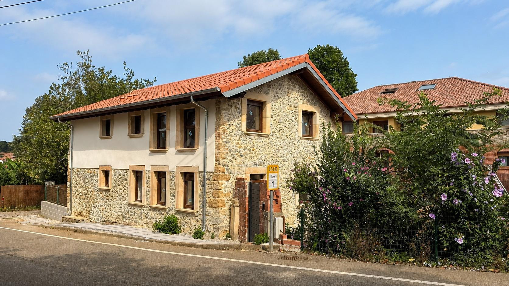 CASA ESTILO MONTAÑESA REHABILITADA EN OREÑA.