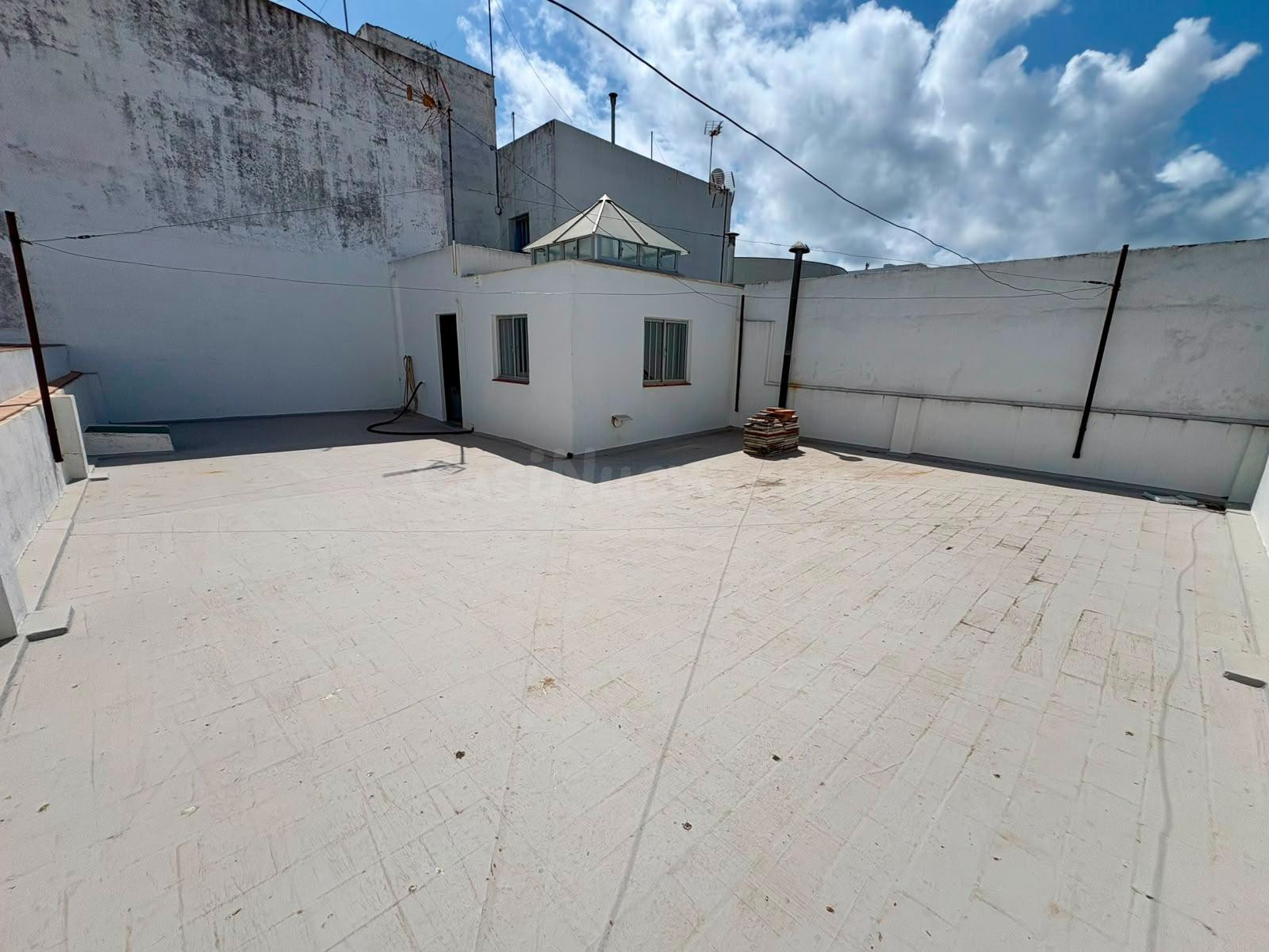 CASA EN EL CENTRO CON GARAJE  Y AZOTEA PRIVADA