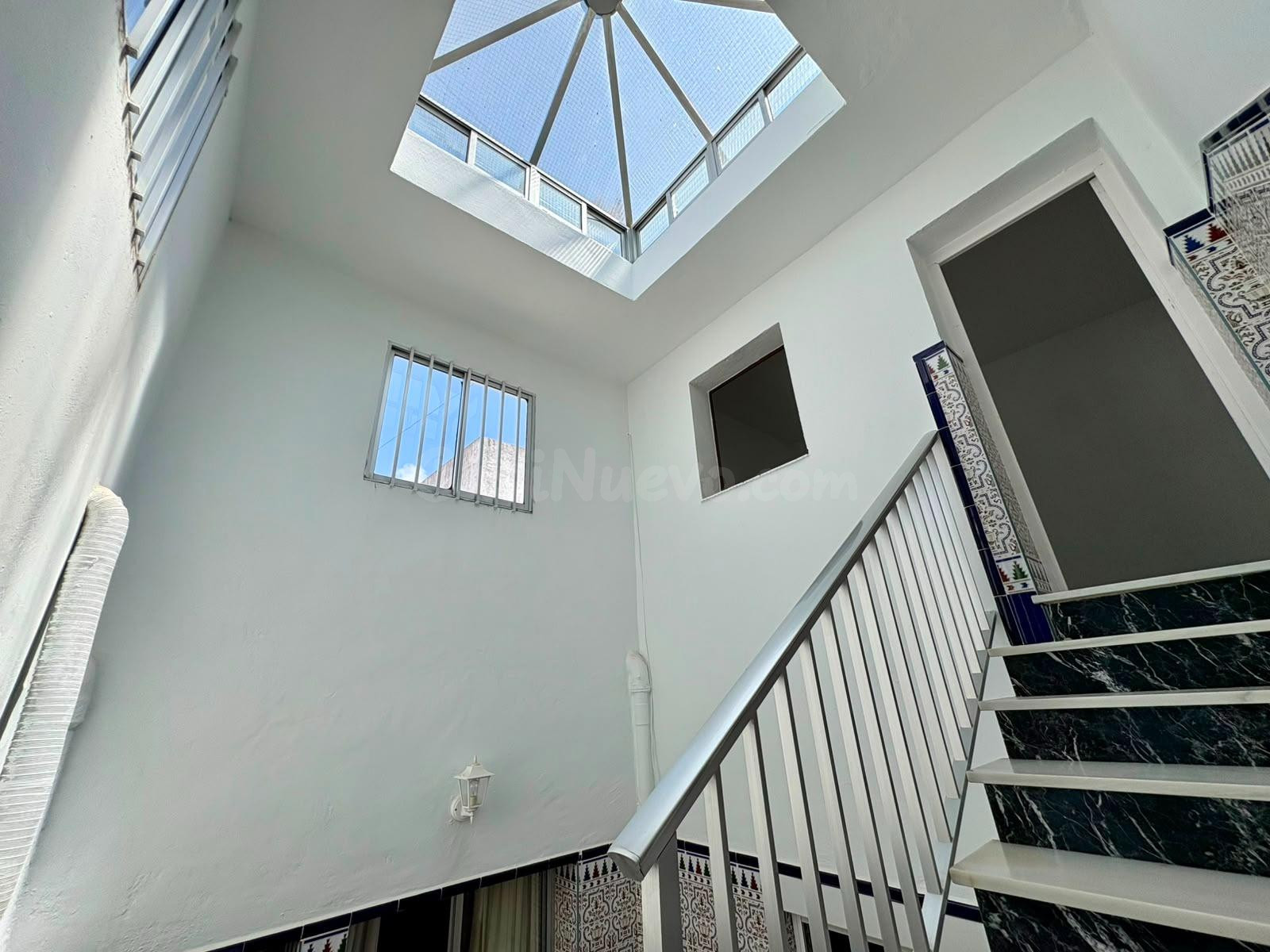 CASA EN EL CENTRO CON GARAJE Y AZOTEA PRIVADA - foto 2