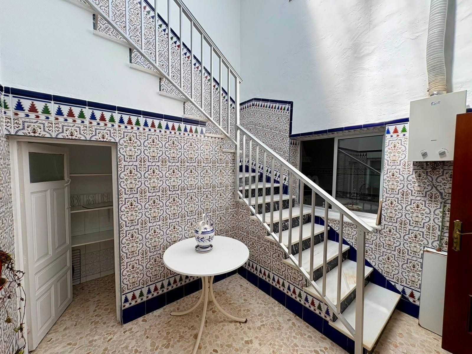 CASA EN EL CENTRO CON GARAJE Y AZOTEA PRIVADA - foto 5