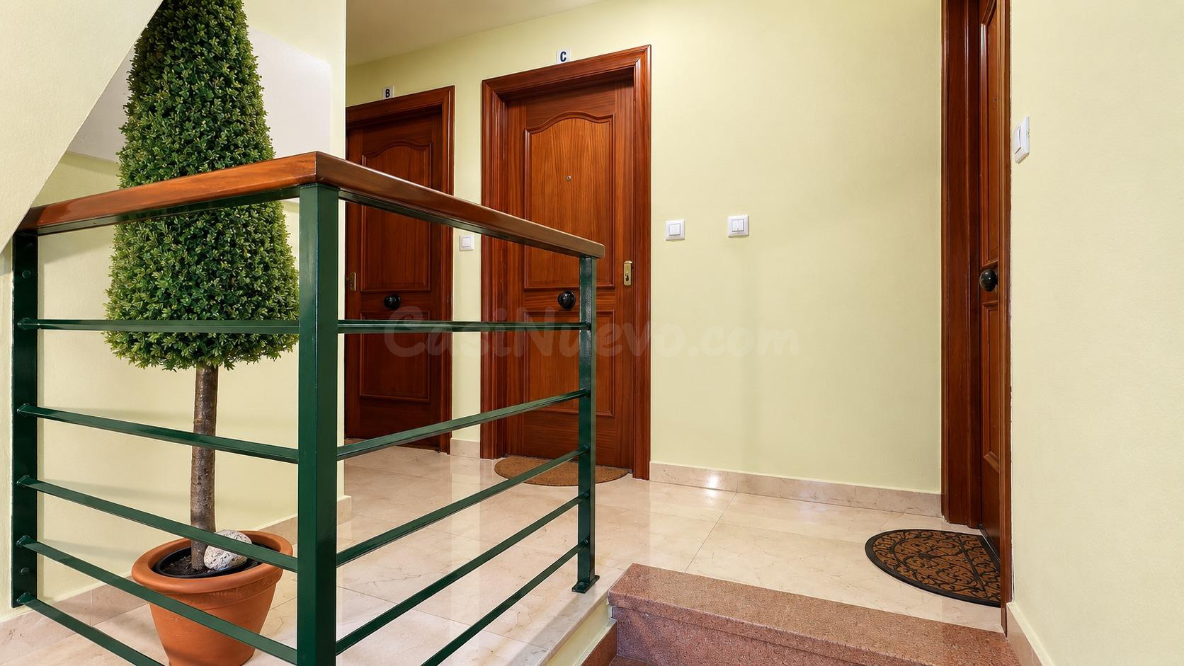 APARTAMENTO CON GARAJE EN EL CENTRO DE COMILLAS - foto 5