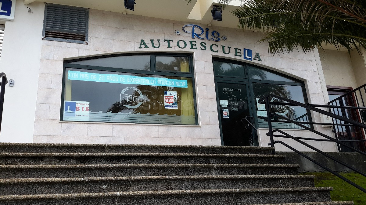 Local Comercial en Venta en Ris