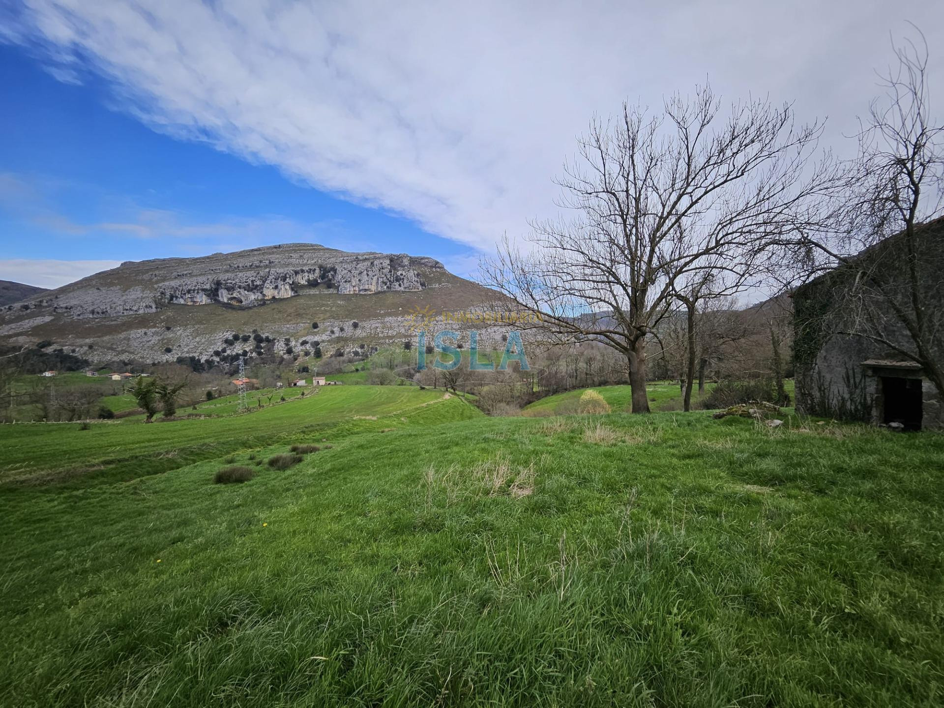Cabaña para restaurar de 150 m2 y 22.000 m2 de Terreno - foto 2