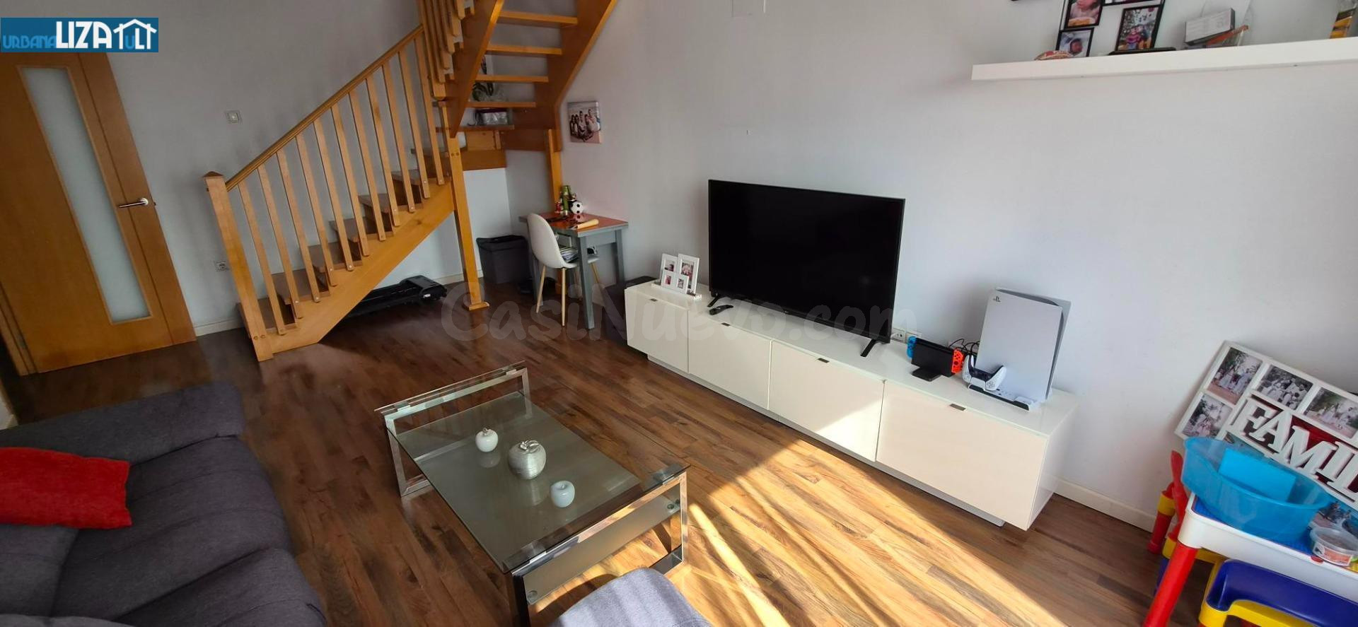Impecable Ático en Venta con Terraza Privada y Acceso a Piscina