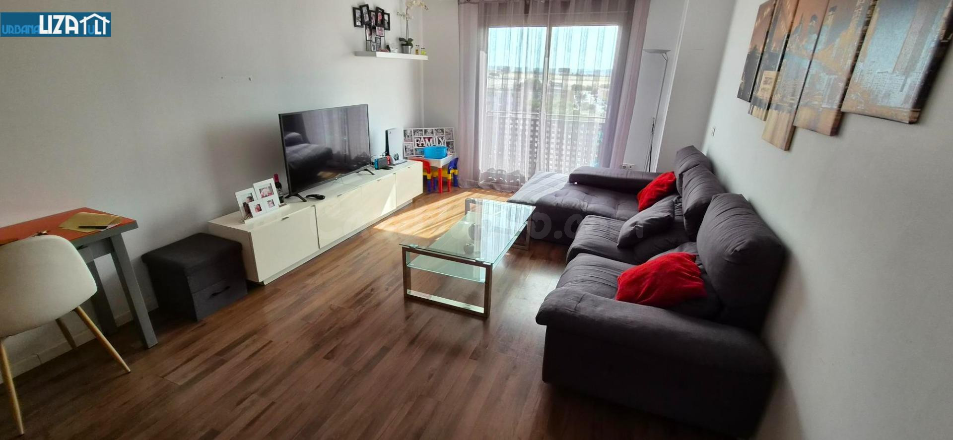 Impecable Ático en Venta con Terraza Privada y Acceso a Piscina - foto 2